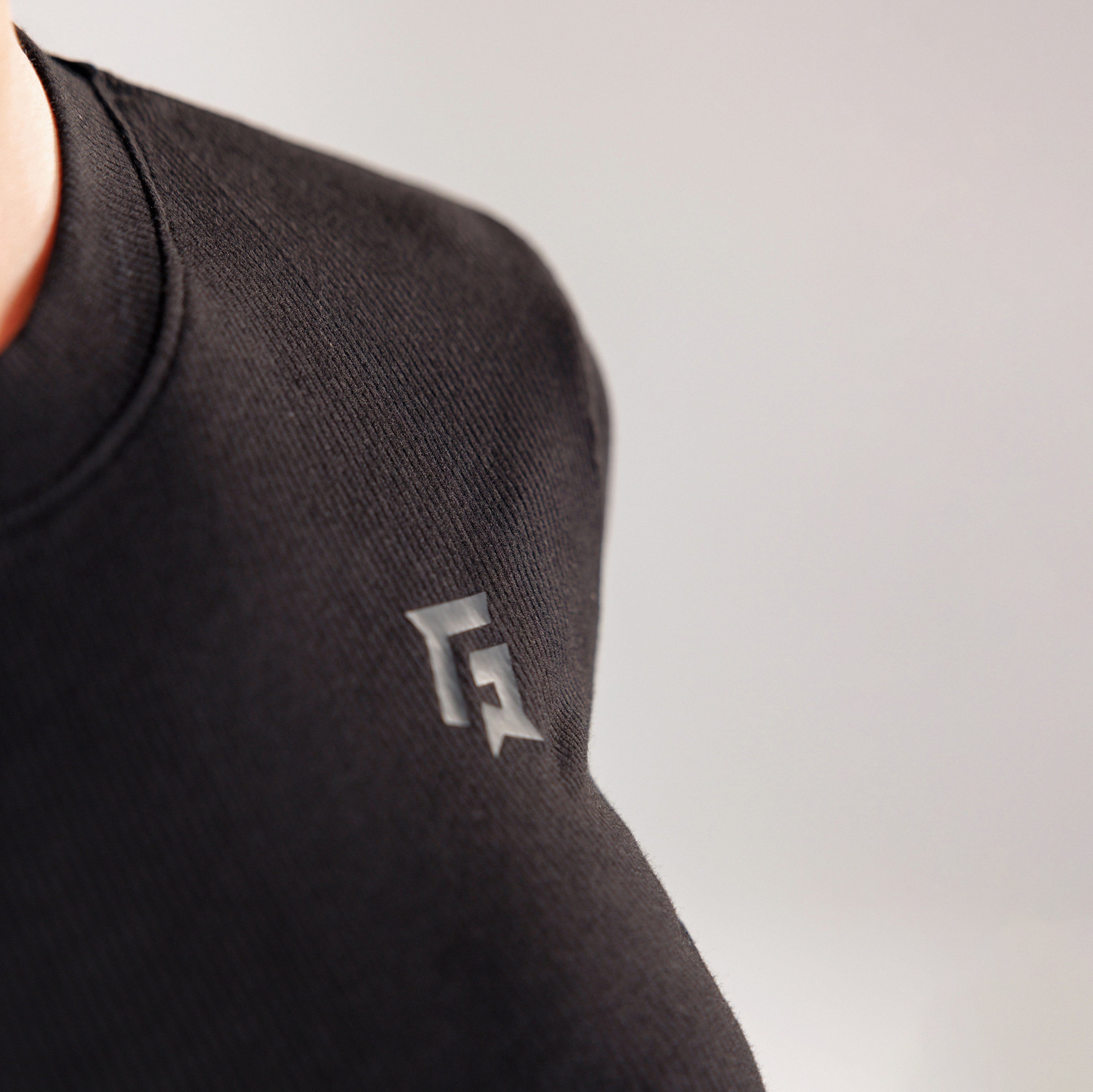Dynamic Grip Crop Top (Black)