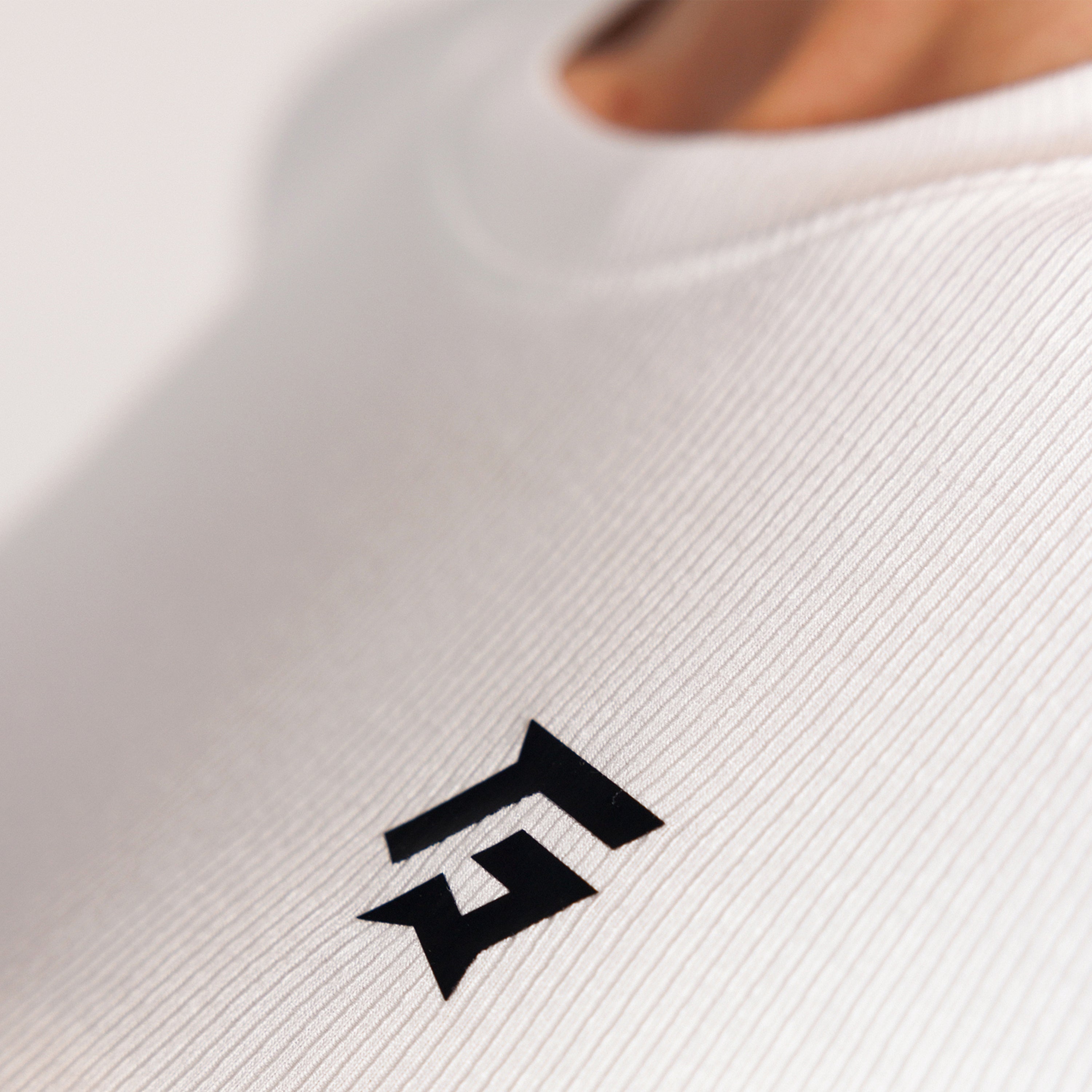 Dynamic Grip Crop Top (White)