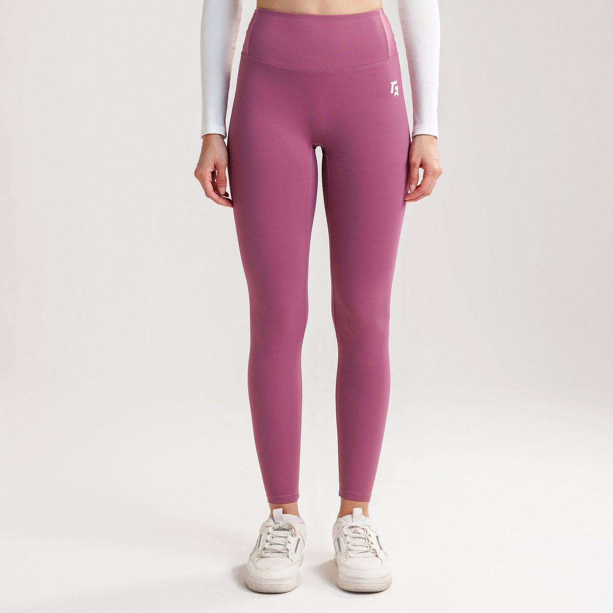 women gym wear sportswear fitness training outfit front view Women Gym Wear Gym Armour Pakistan