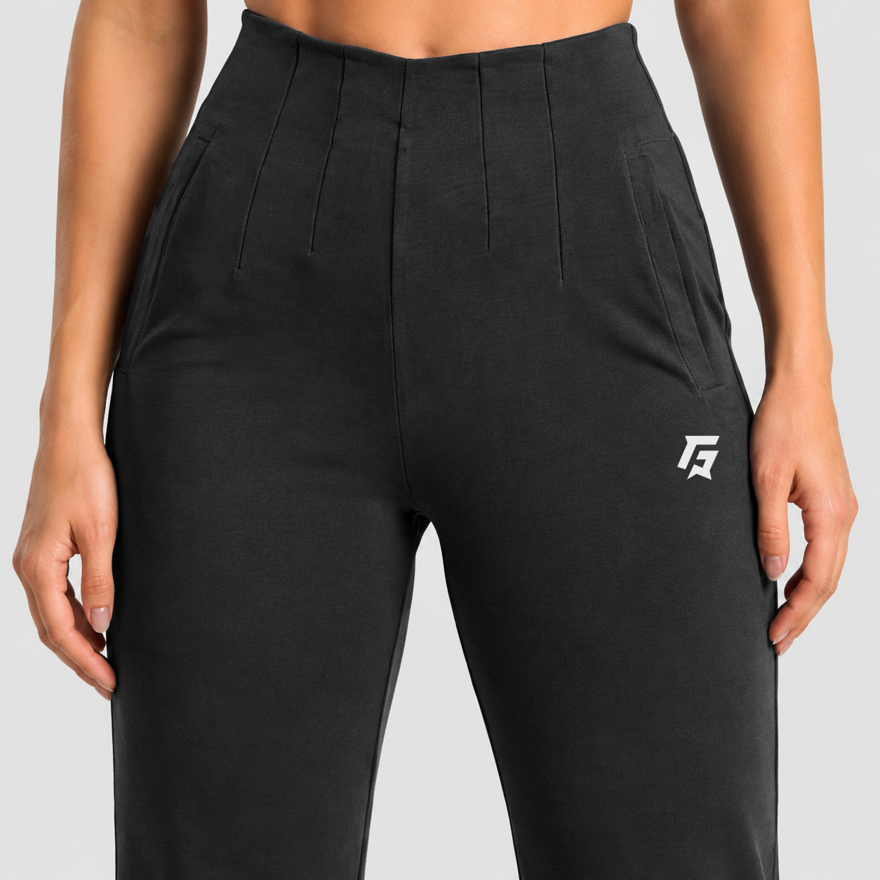 Aira Move Trousers (Black)