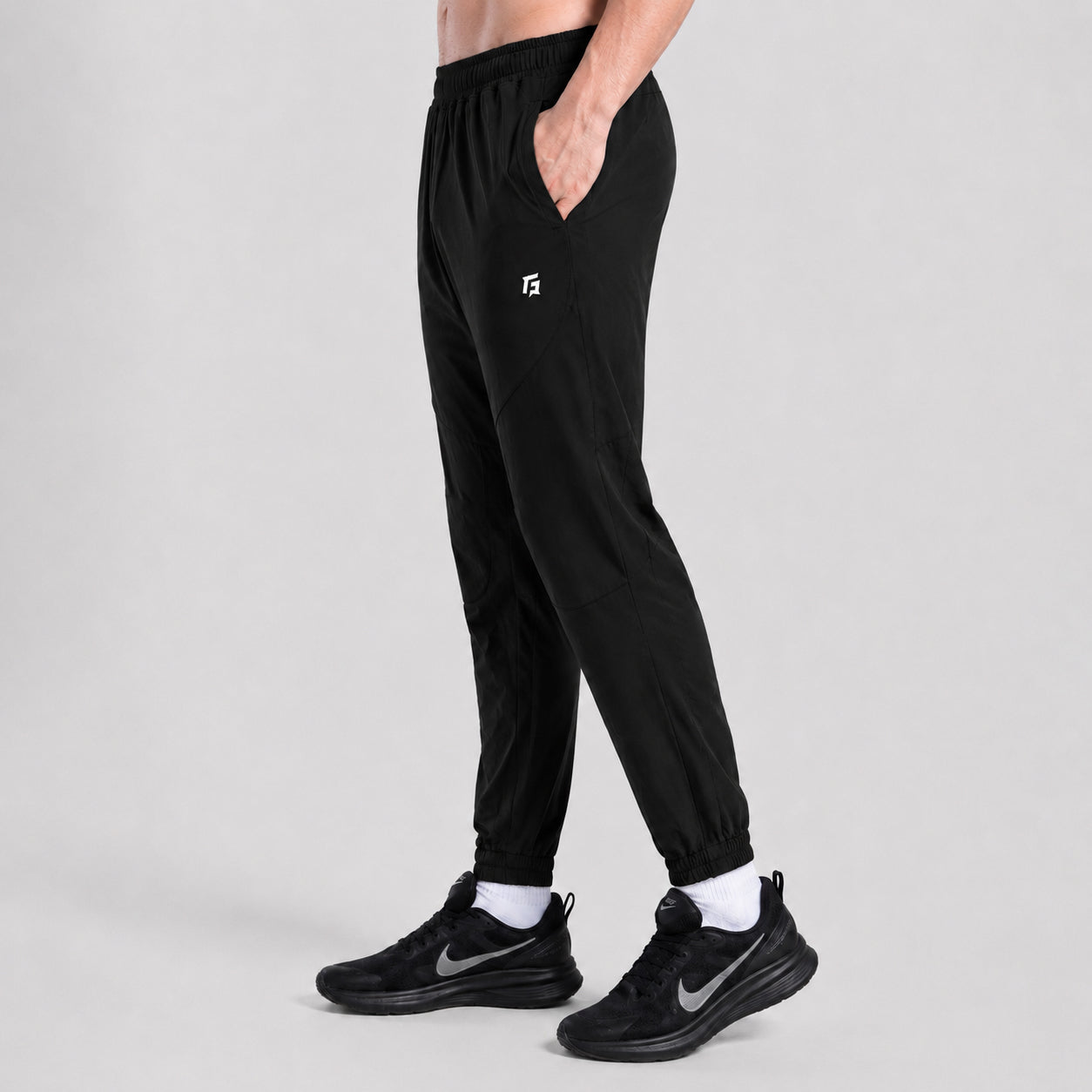 Taper Nova Jogger (Black)