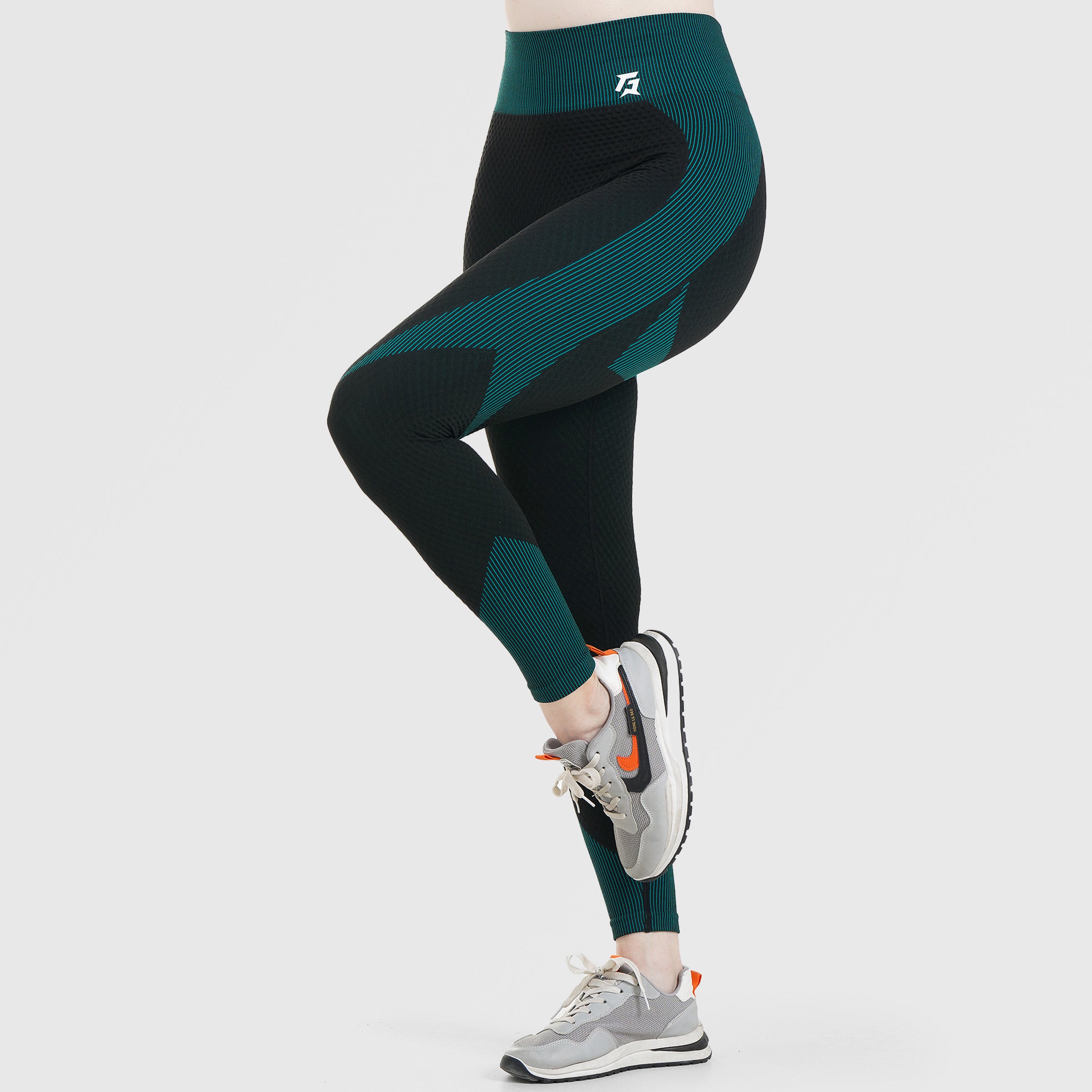 Striped Seamless Leggings (Black & Green)