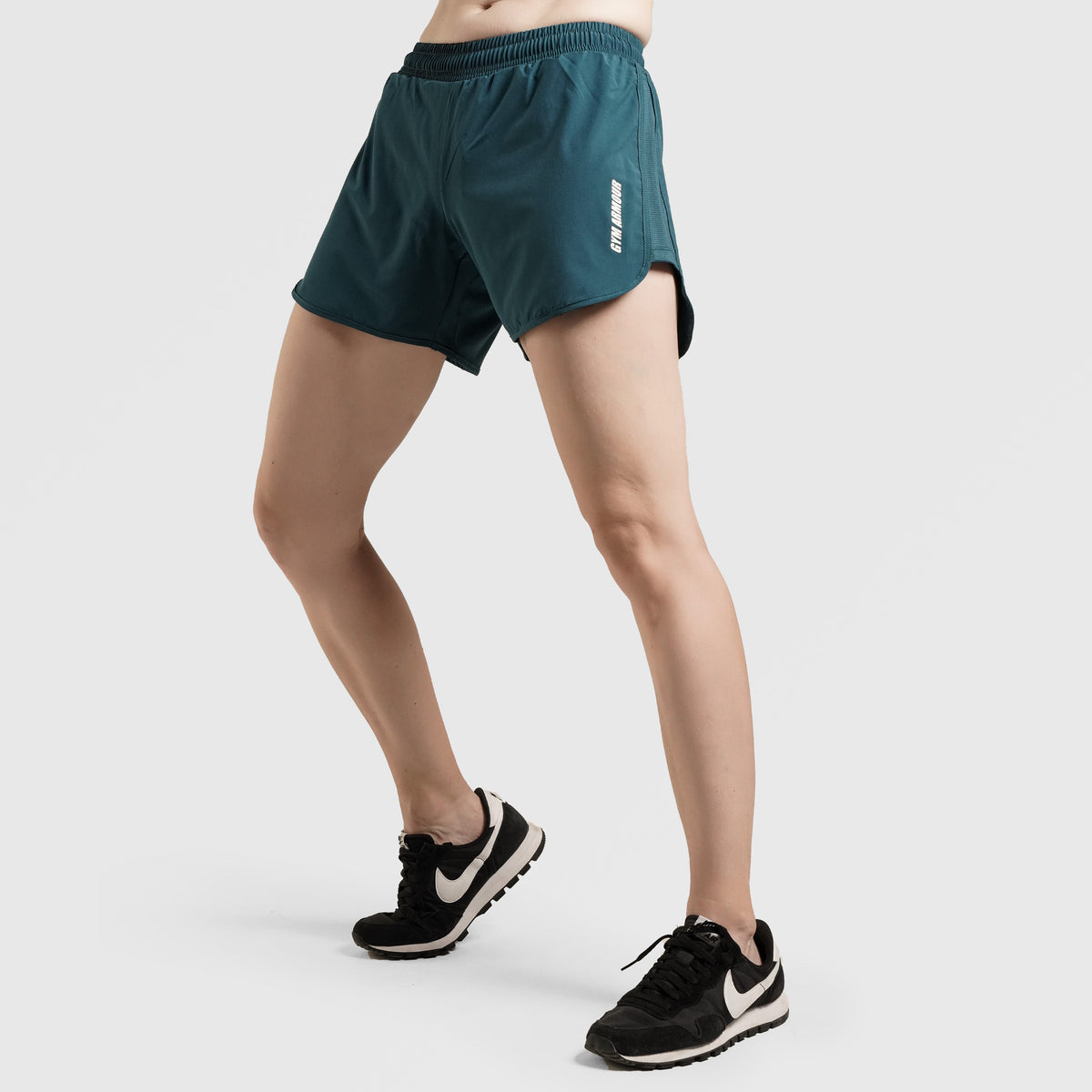 women gym wear sportswear fitness training outfit front view Women Gym Wear Gymarmour Pakistan