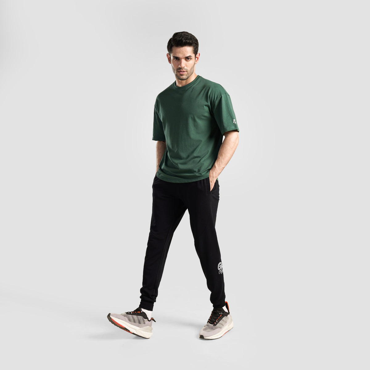 men gym trousers workout pants breathable fitness training bottoms fabric detail Men Gym Trousers Gym Armour Pakistan