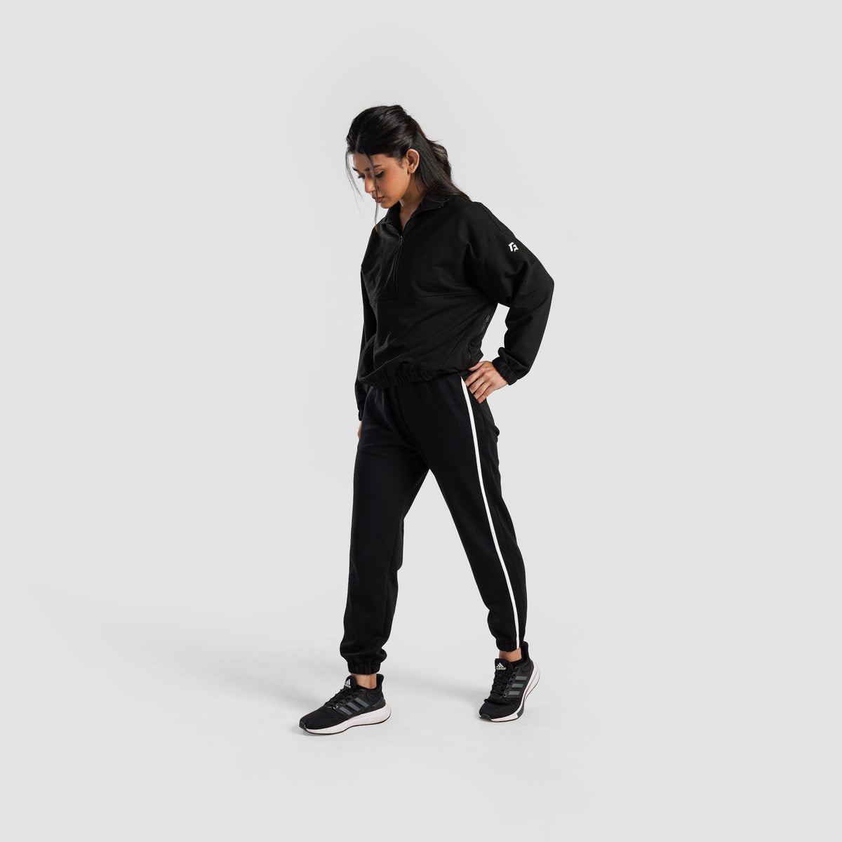 women track top zip gym jacket training outerwear fabric detail Women Track Top Gym Armour Pakistan