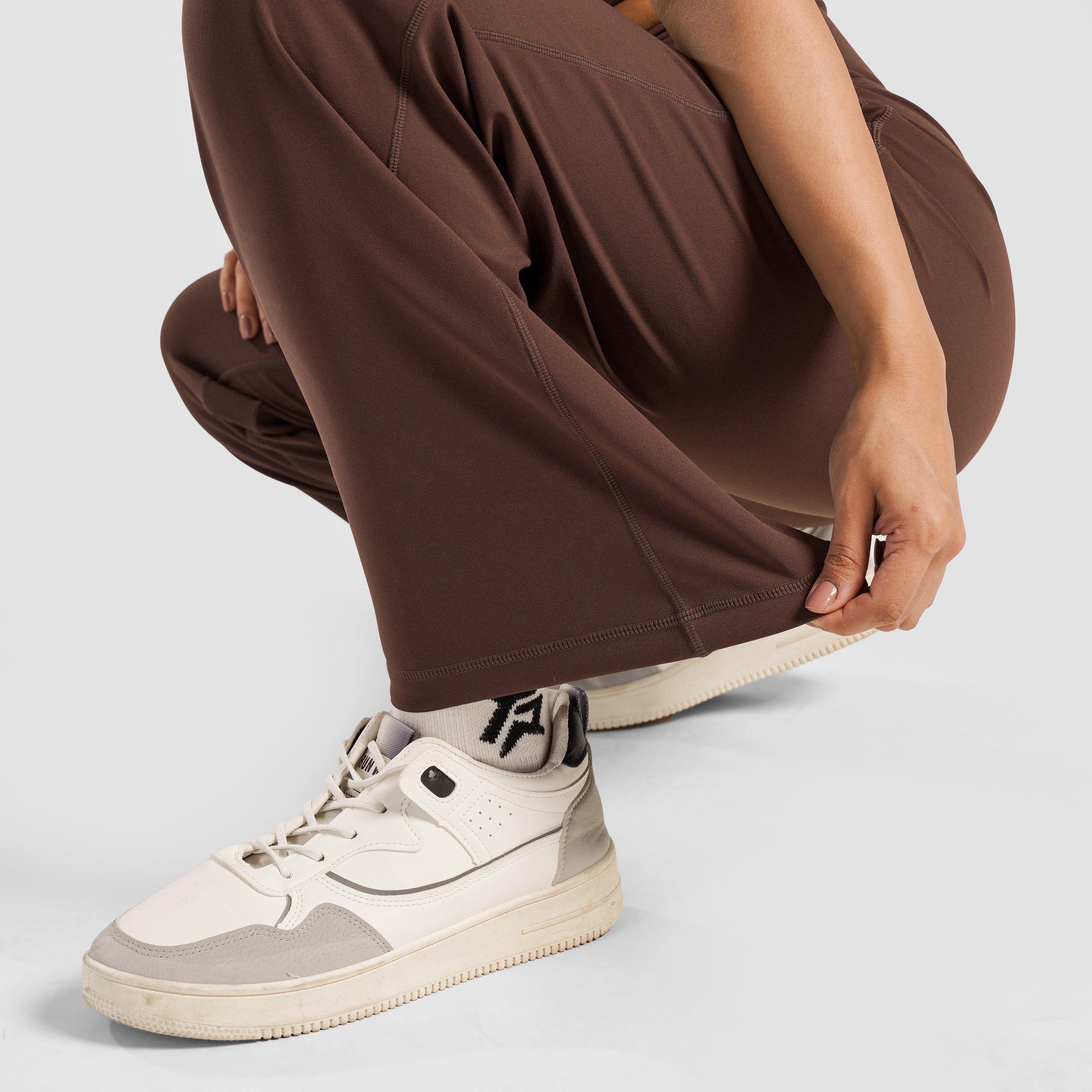Endurance Gym Pants (Brown)