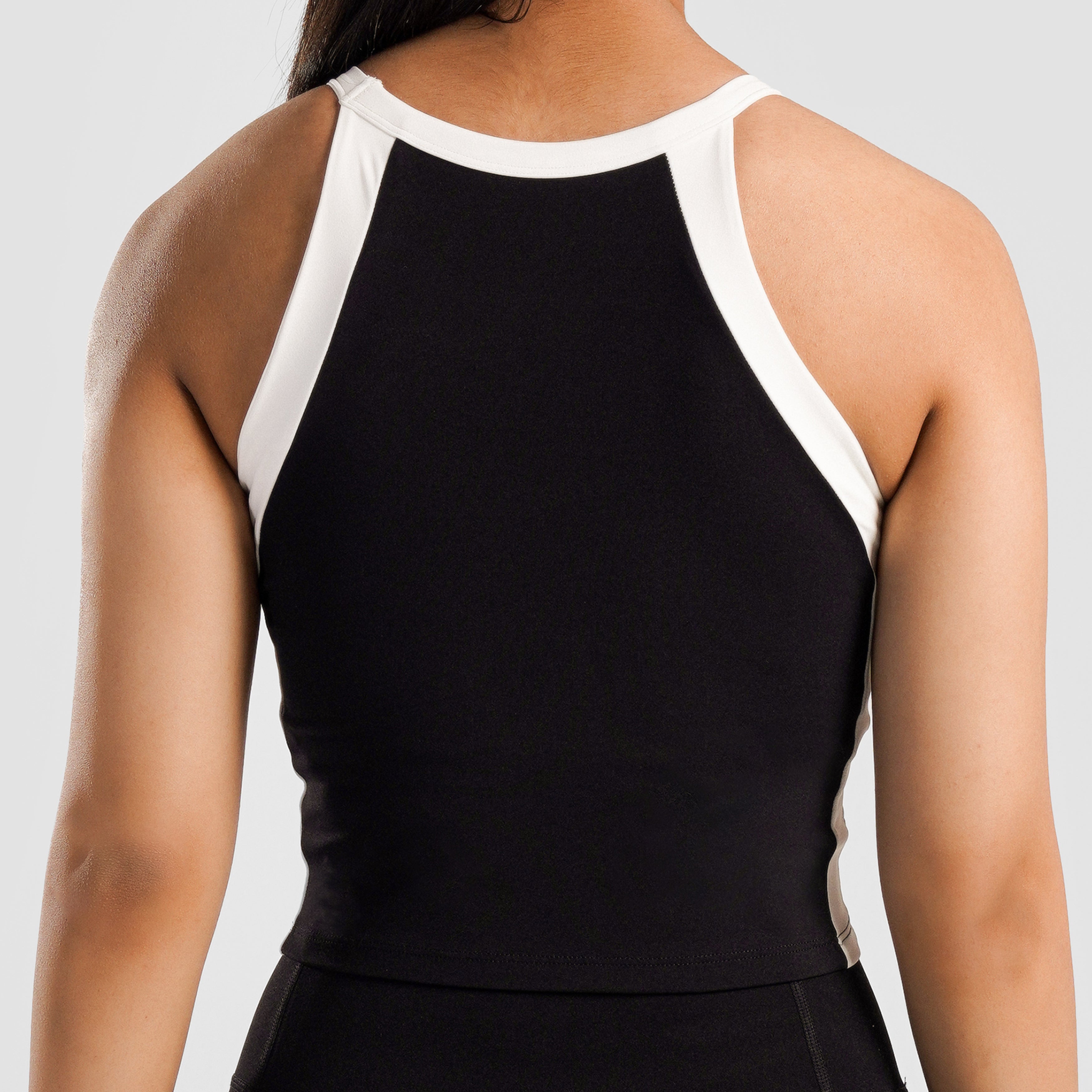 Peak Contrast Vest (Black-White)