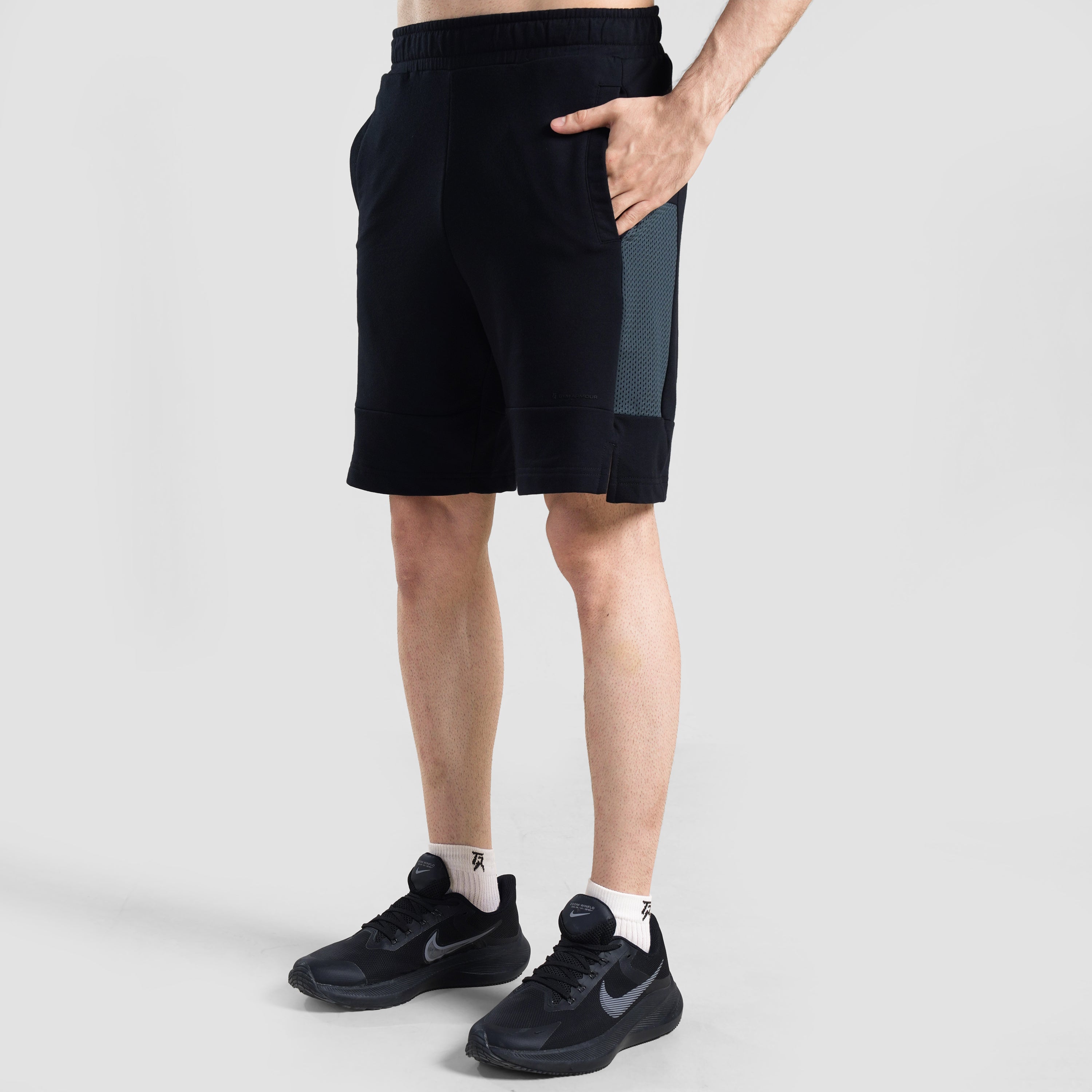 G IN SHORTS (Black)
