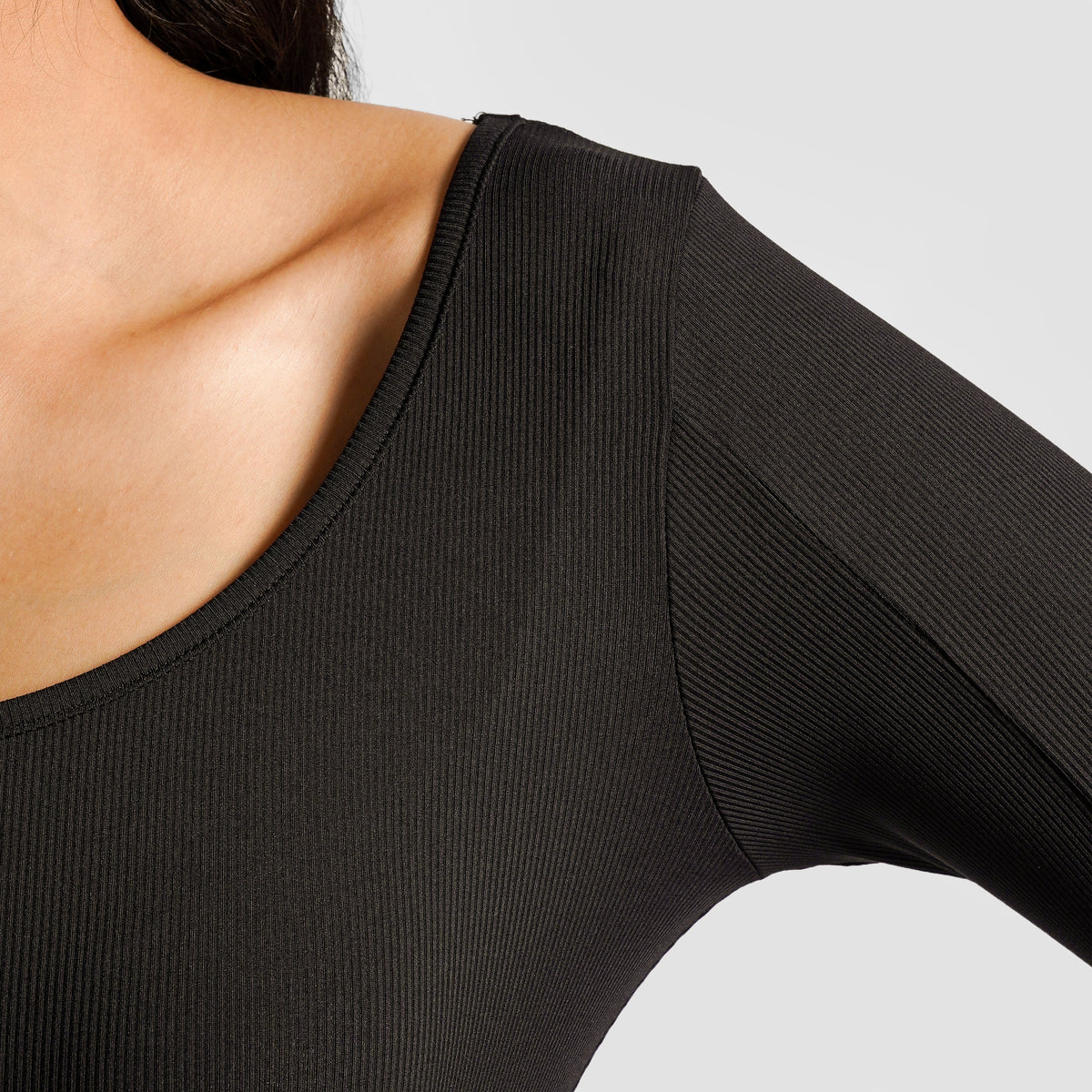 women gym wear sportswear fitness training outfit lifestyle view Women Gym Wear Gym Armour Pakistan