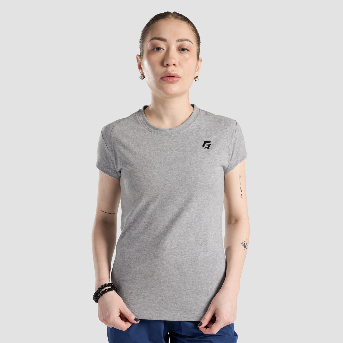 women gym t-shirt sportswear breathable workout tee front view Women T-Shirt Gym Armour Pakistan