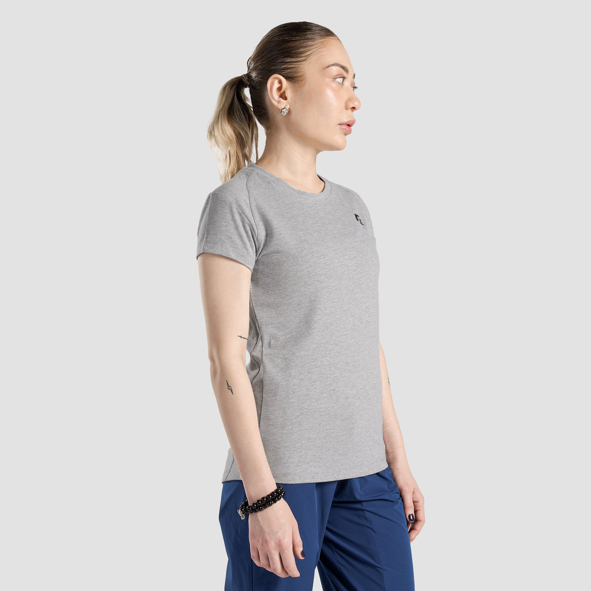 women gym t-shirt sportswear breathable workout tee side view Women T-Shirt Gym Armour Pakistan