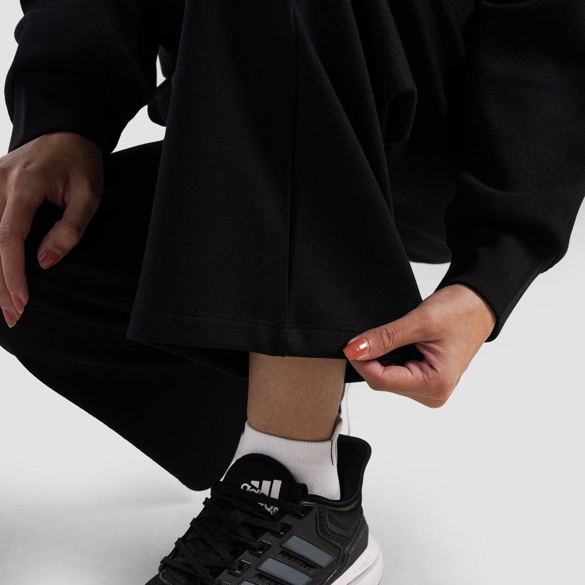 women gym trousers workout pants breathable fitness training bottoms lifestyle view Women Gym Trousers GymArmour Pakistan