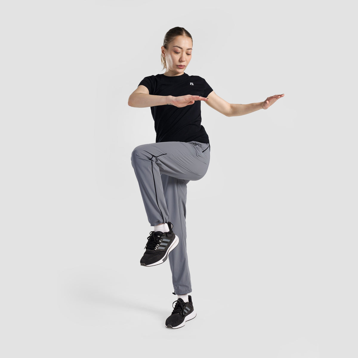 women gym t-shirt sportswear breathable workout tee fabric detail Women T-Shirt Gym Armour Pakistan
