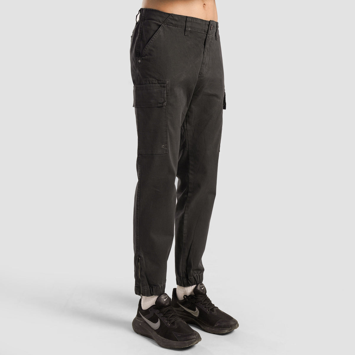 men gym trousers workout pants breathable fitness training bottoms front view Men Gym Trousers Gym Armour Pakistan