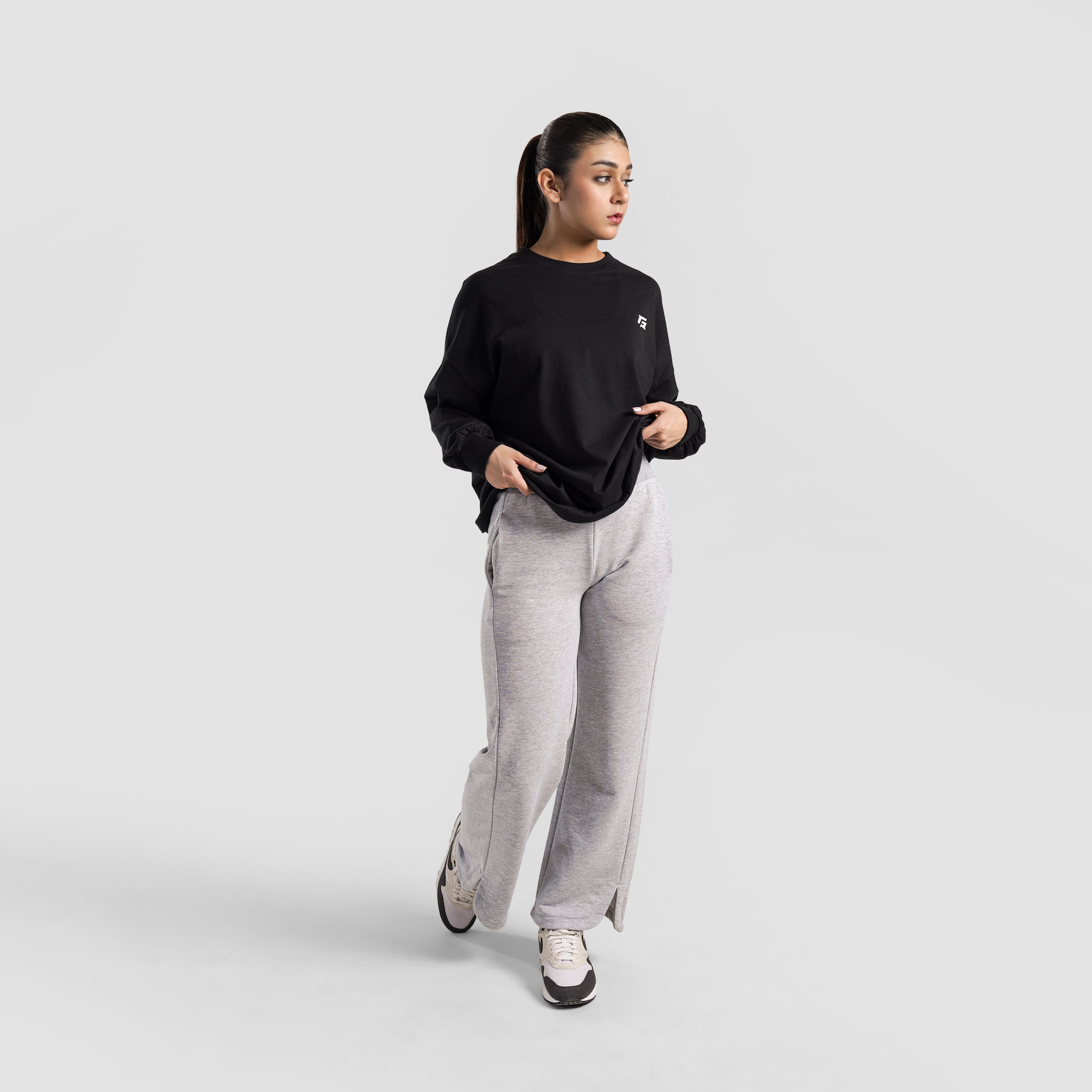 Relaxed Flow Full Sleeves Top (Black)