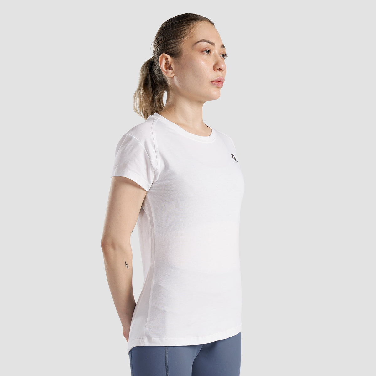 women gym t-shirt sportswear breathable workout tee side view Women T-Shirt Gymarmour Pakistan