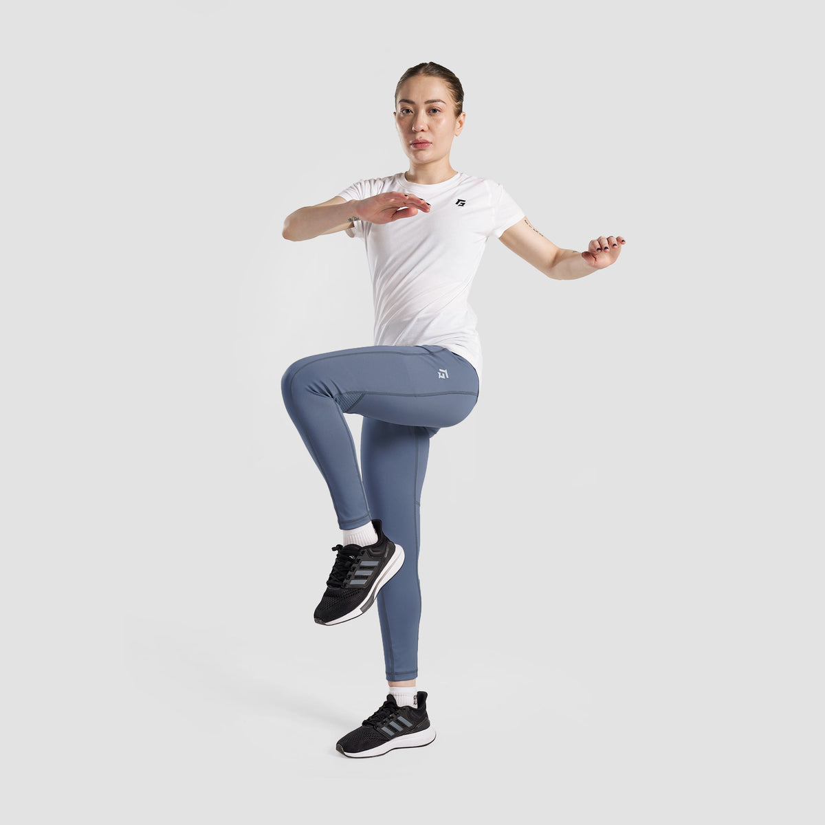 women gym t-shirt sportswear breathable workout tee fabric detail Women T-Shirt Gym Armour Pakistan