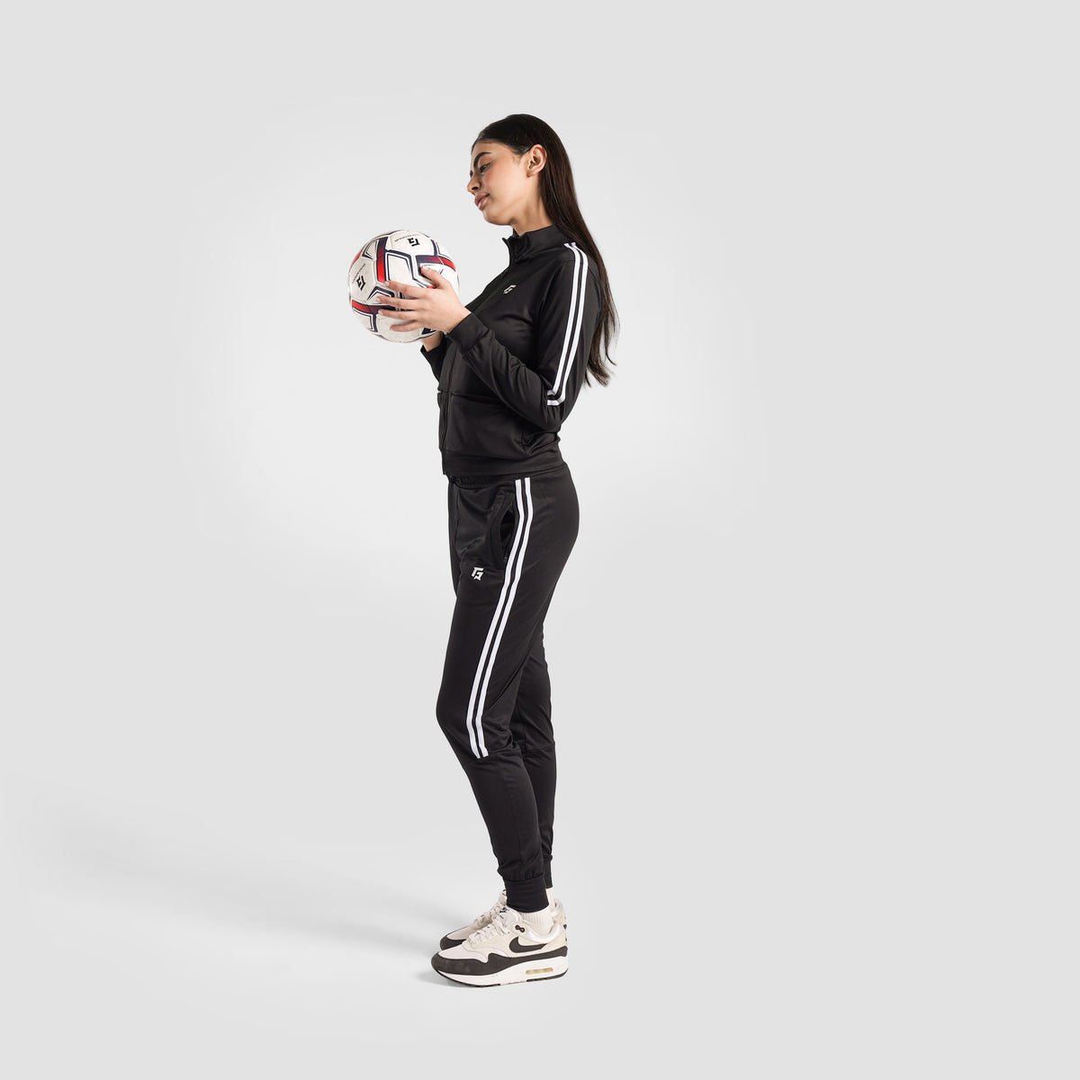 women gym trousers workout pants breathable fitness training bottoms fabric detail Women Gym Trousers Gym Armour Pakistan