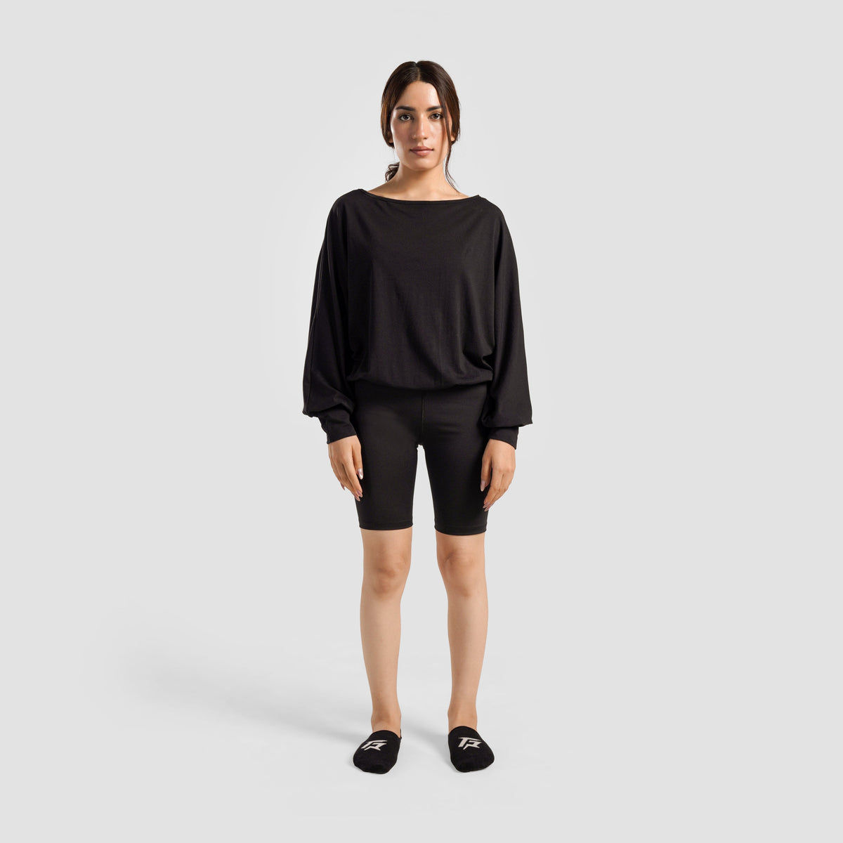 women gym wear sportswear fitness training outfit front view Women Gym Wear Gym Armour Pakistan