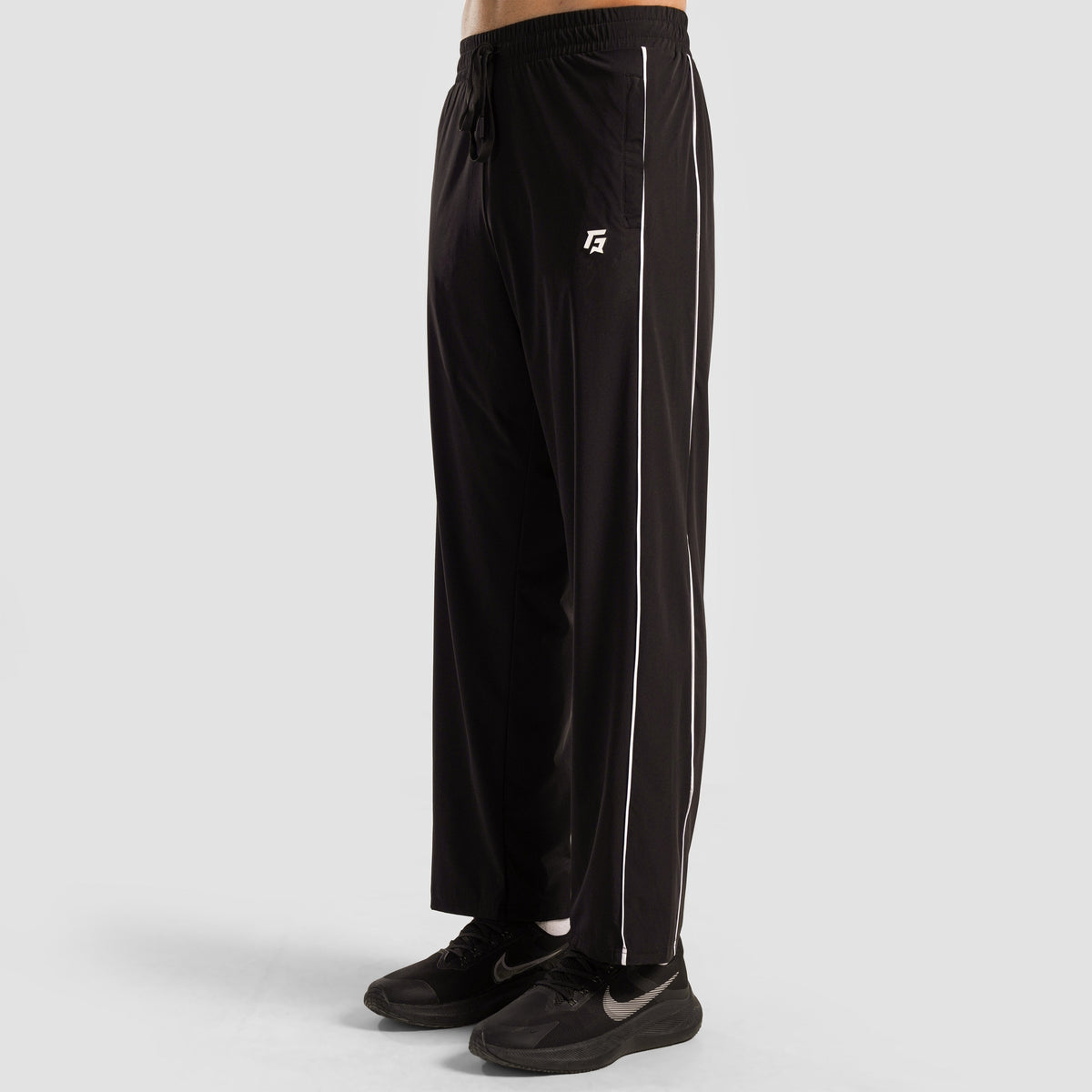 men gym trousers workout pants breathable fitness training bottoms front view Men Gym Trousers GymArmour Pakistan