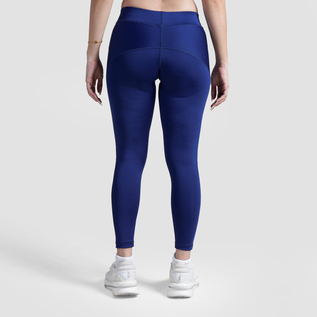 women gym wear sportswear fitness training outfit back view Women Gym Wear Gymarmour Pakistan