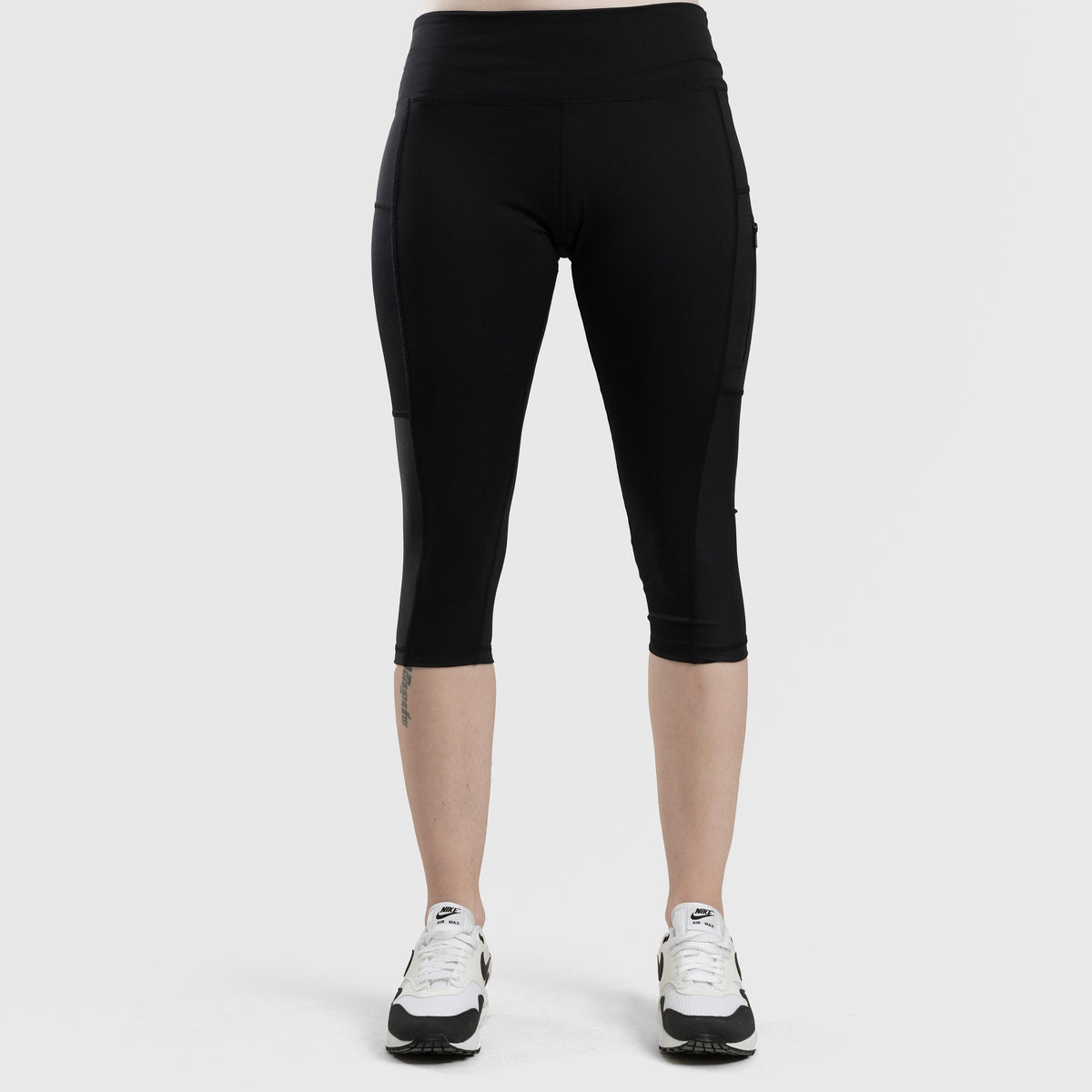 women gym wear sportswear fitness training outfit side view Women Gym Wear Gym Armour Pakistan