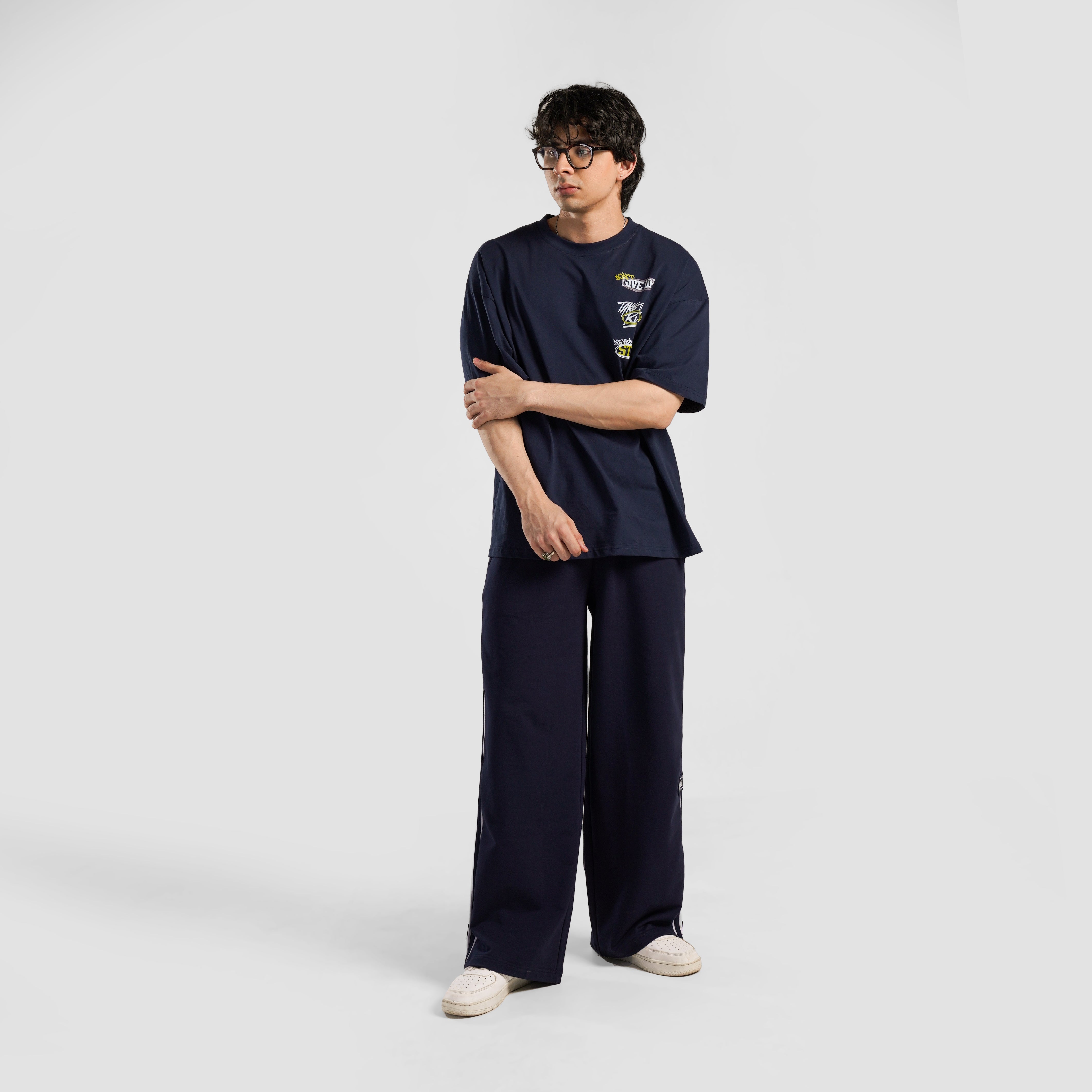 Only Motive T-Shirt (Navy)