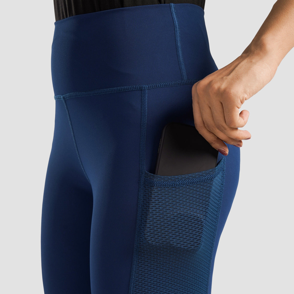 women gym wear sportswear fitness training outfit lifestyle view Women Gym Wear Gym Armour Pakistan