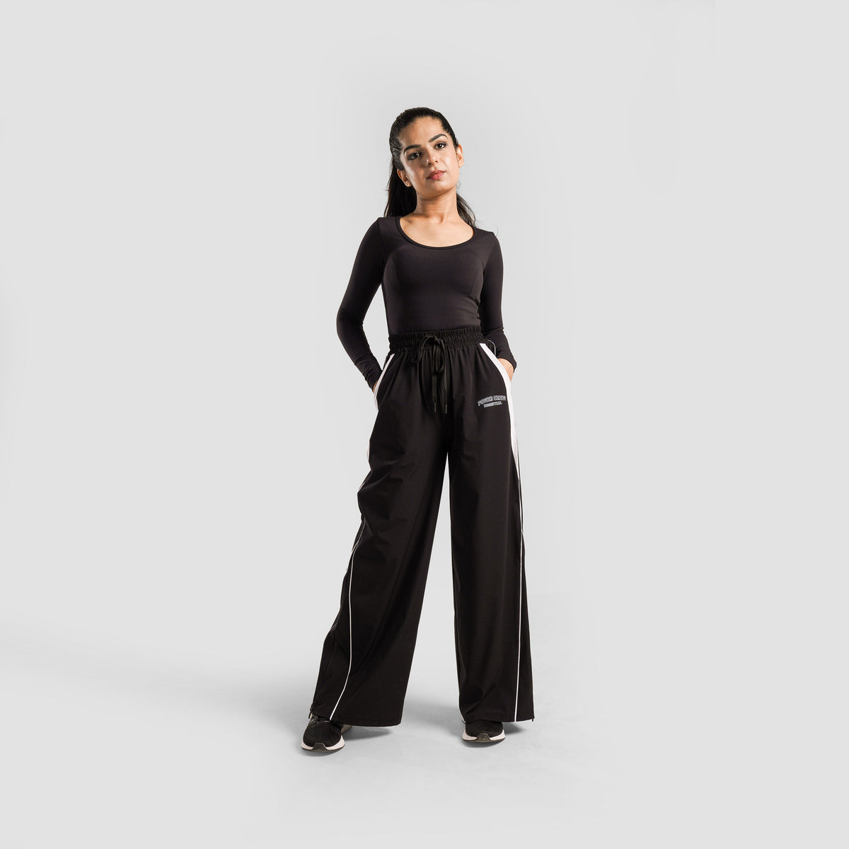 women gym trousers workout pants breathable fitness training bottoms fabric detail Women Gym Trousers Gymarmour Pakistan