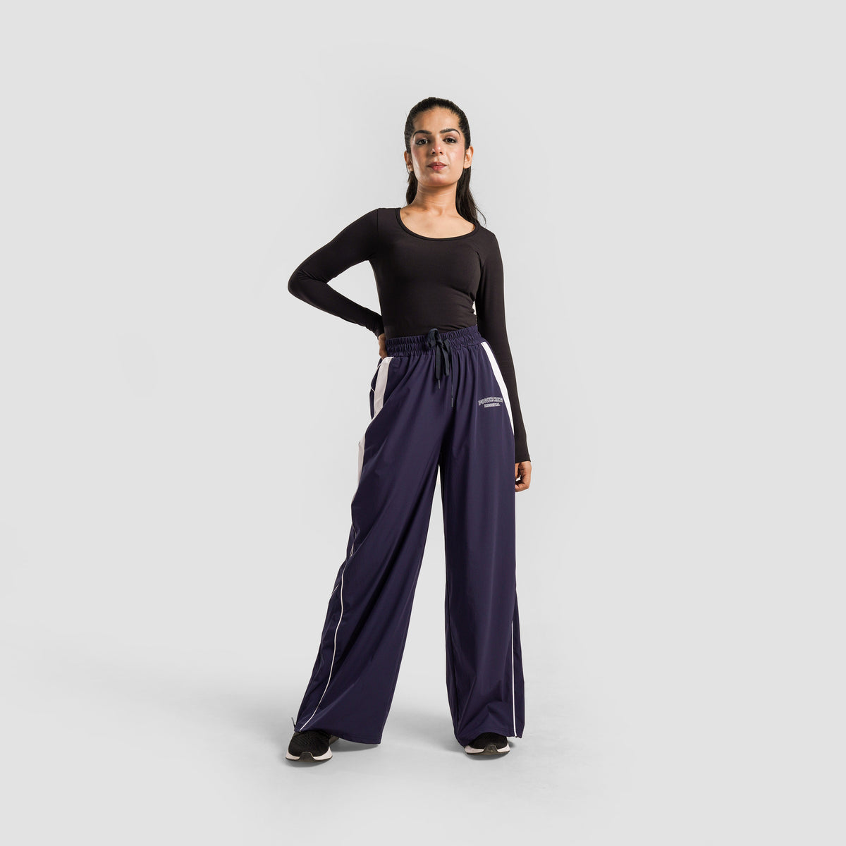 women gym trousers workout pants breathable fitness training bottoms fabric detail Women Gym Trousers Gym Armour Pakistan