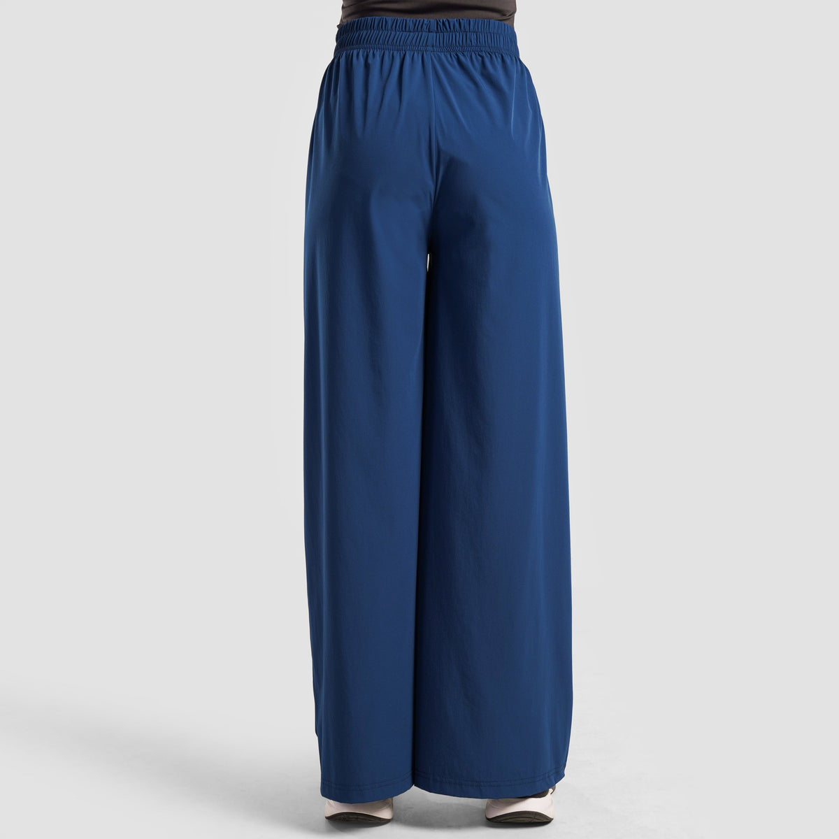 women gym trousers workout pants breathable fitness training bottoms side view Women Gym Trousers Gymarmour Pakistan