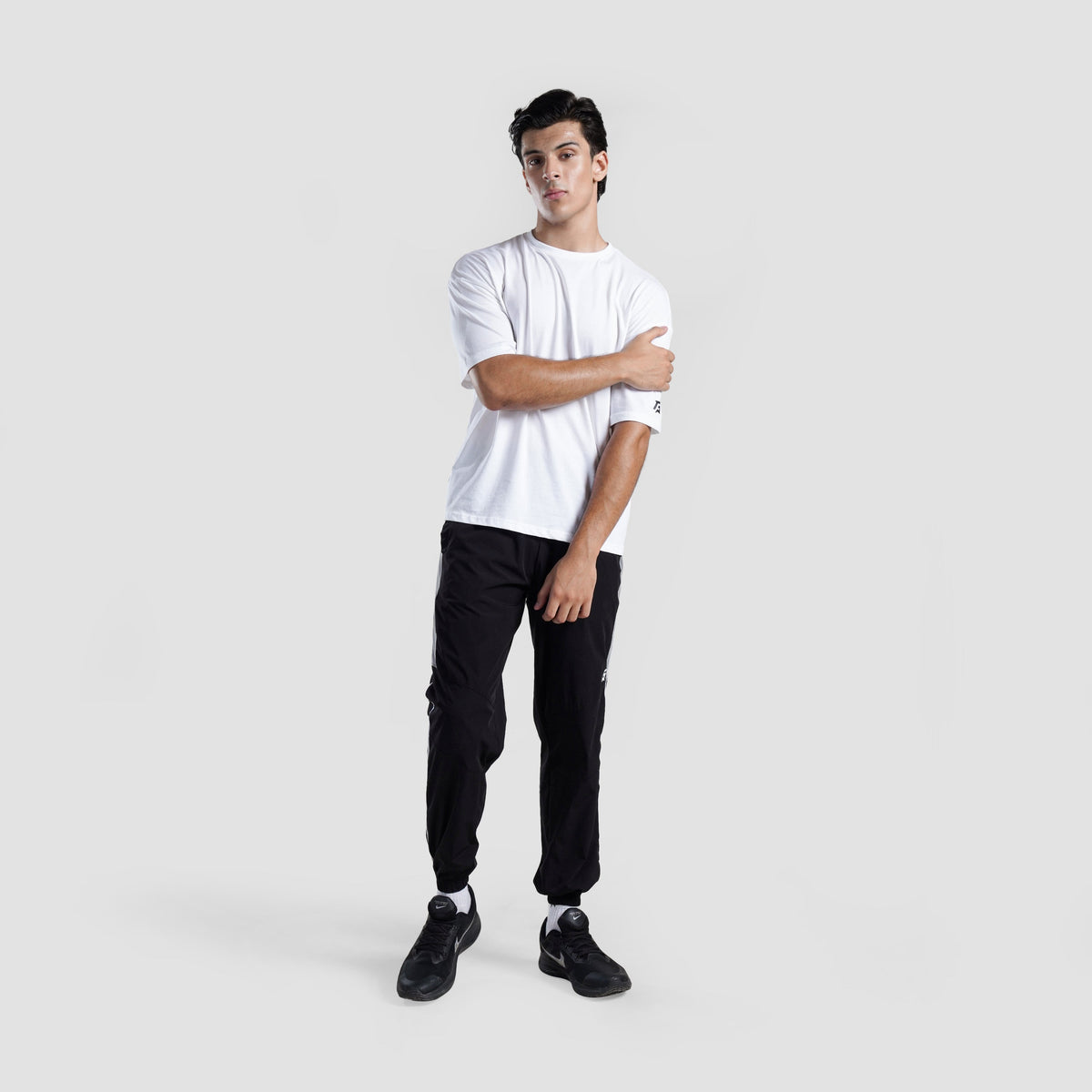 men gym t-shirt sportswear breathable workout tee fabric detail Men T-Shirt Gym Armour Pakistan