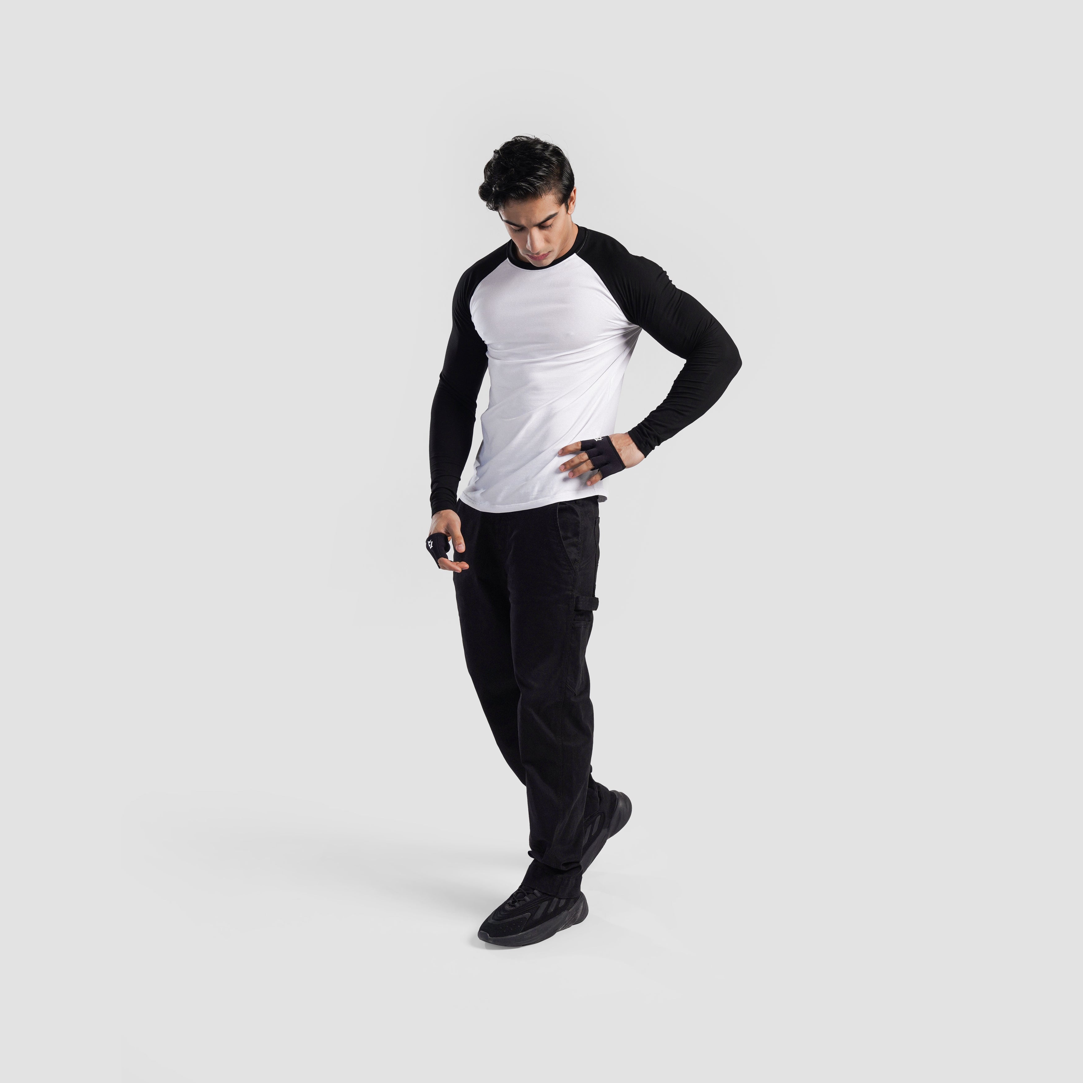 Grey Season Tee (White-Black)