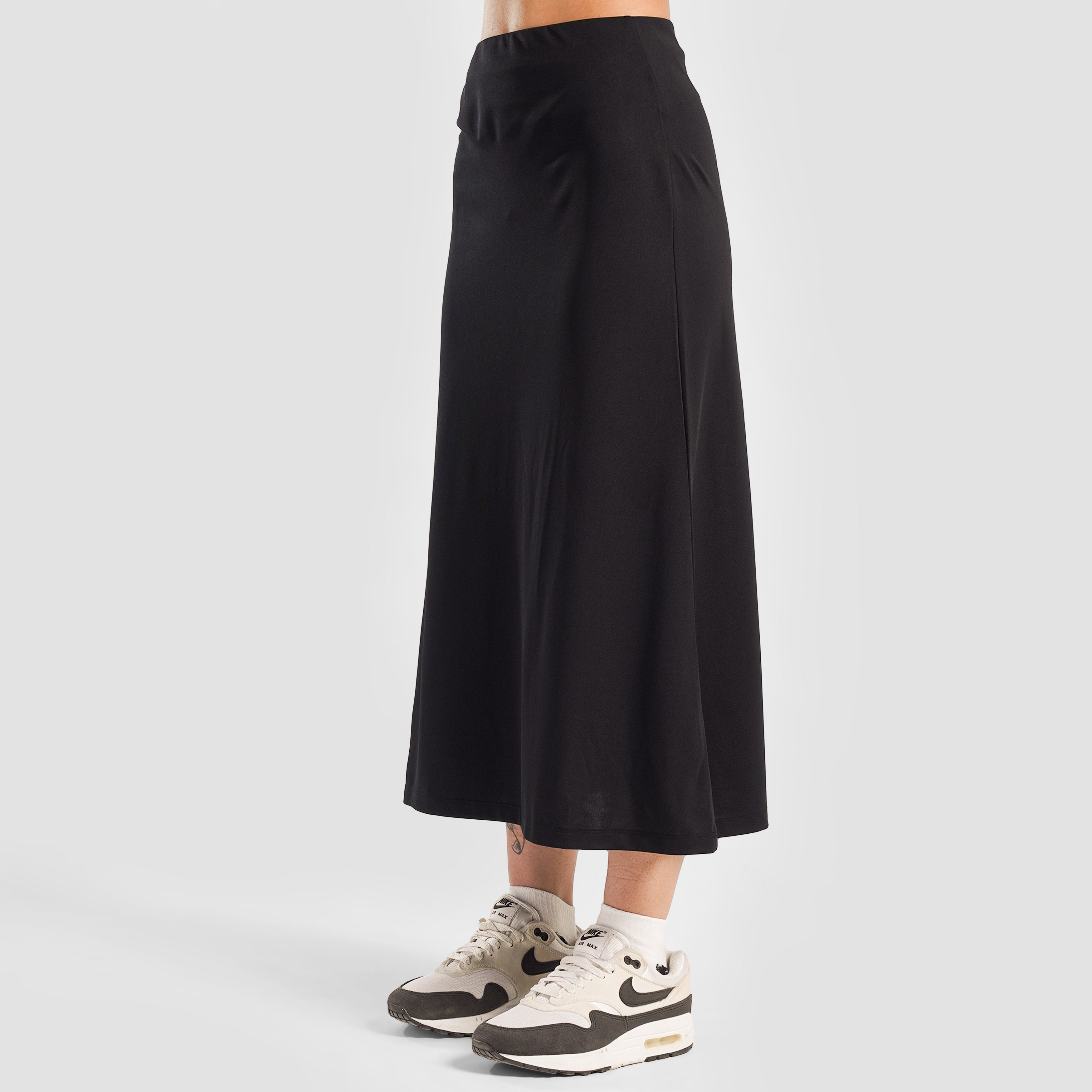 Sleek Slip Skirt (Black)