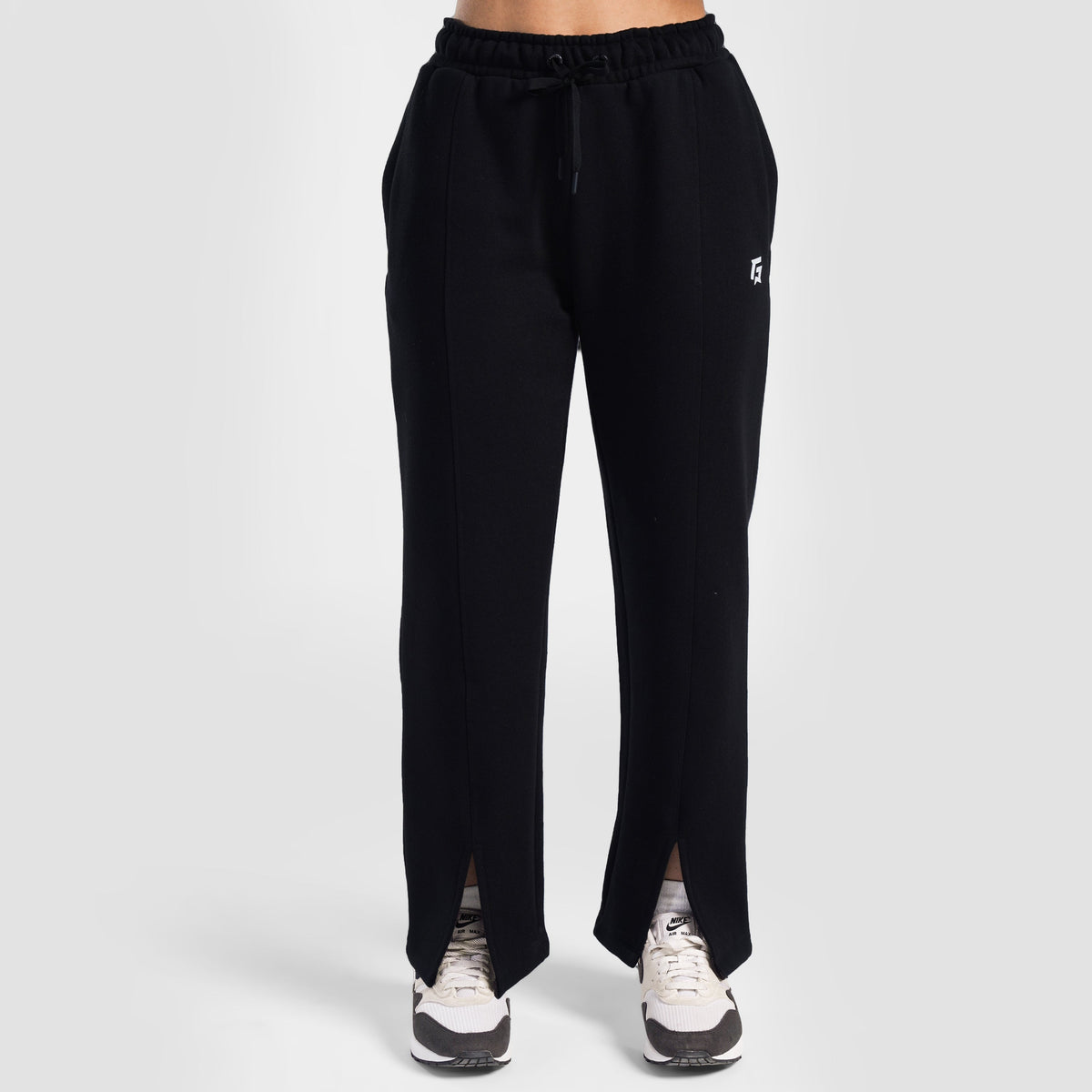 women gym trousers workout pants breathable fitness training bottoms front view Women Gym Trousers GymArmour Pakistan