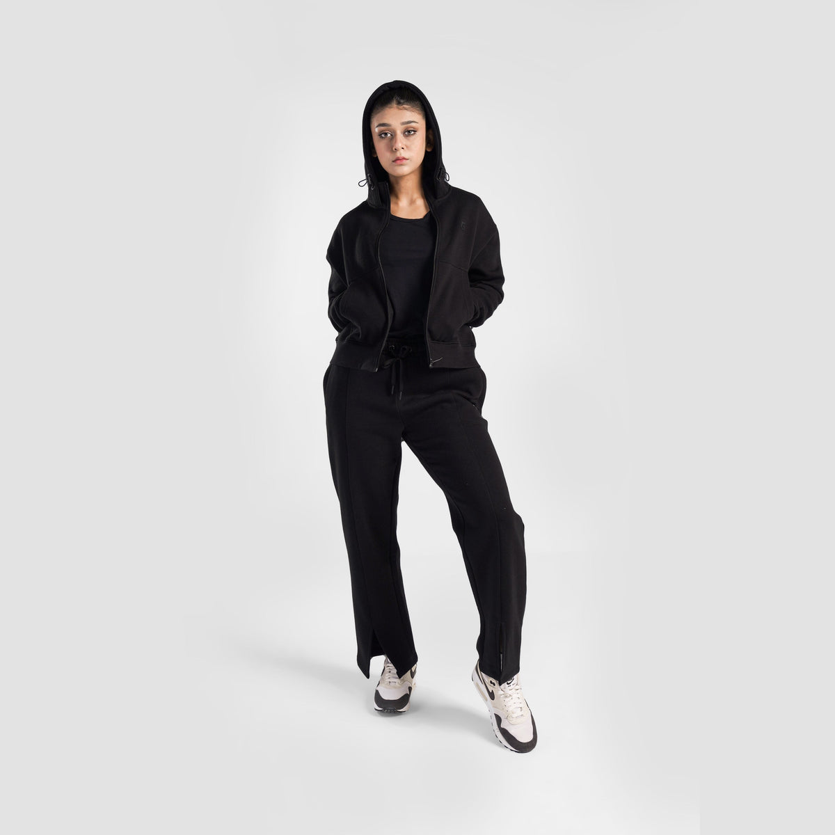 women gym trousers workout pants breathable fitness training bottoms fabric detail Women Gym Trousers Gym Armour Pakistan