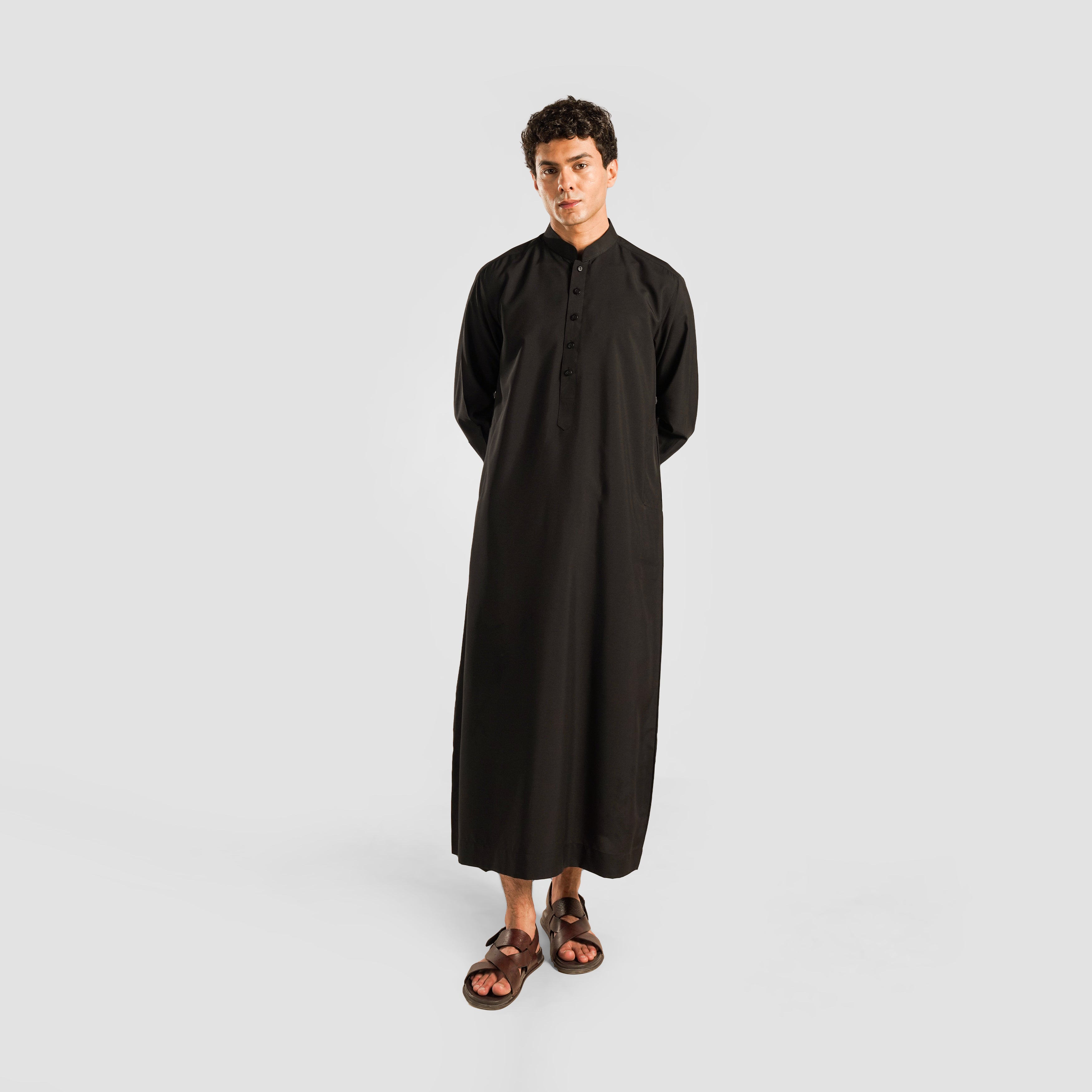 The Dyniq Thobe (Black)