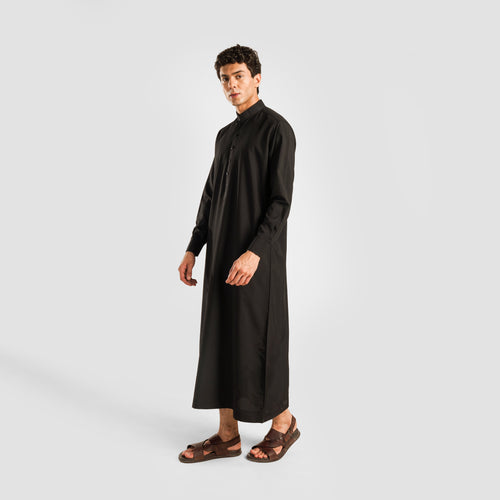 The Dyniq Thobe (Black)