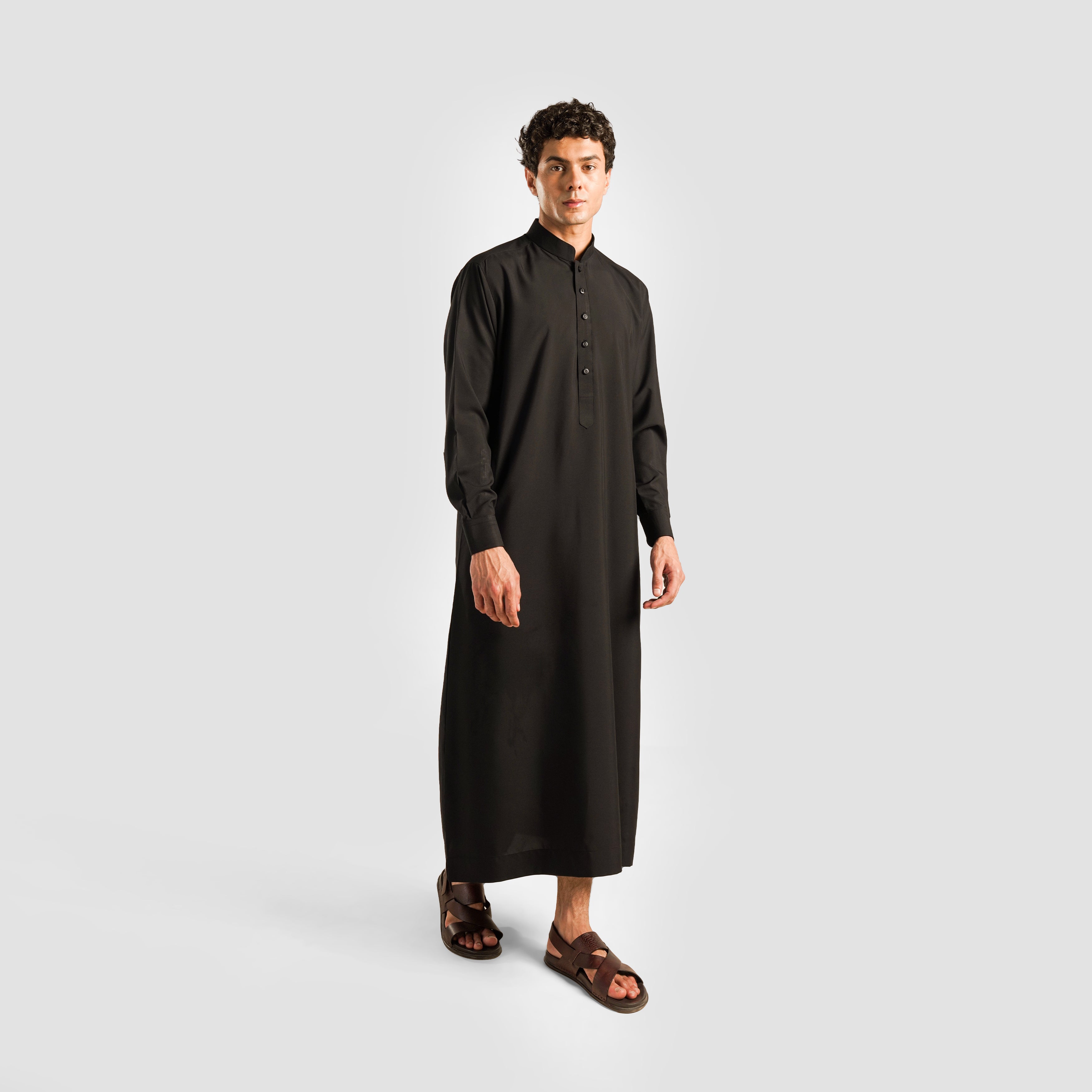 The Dyniq Thobe (Black)