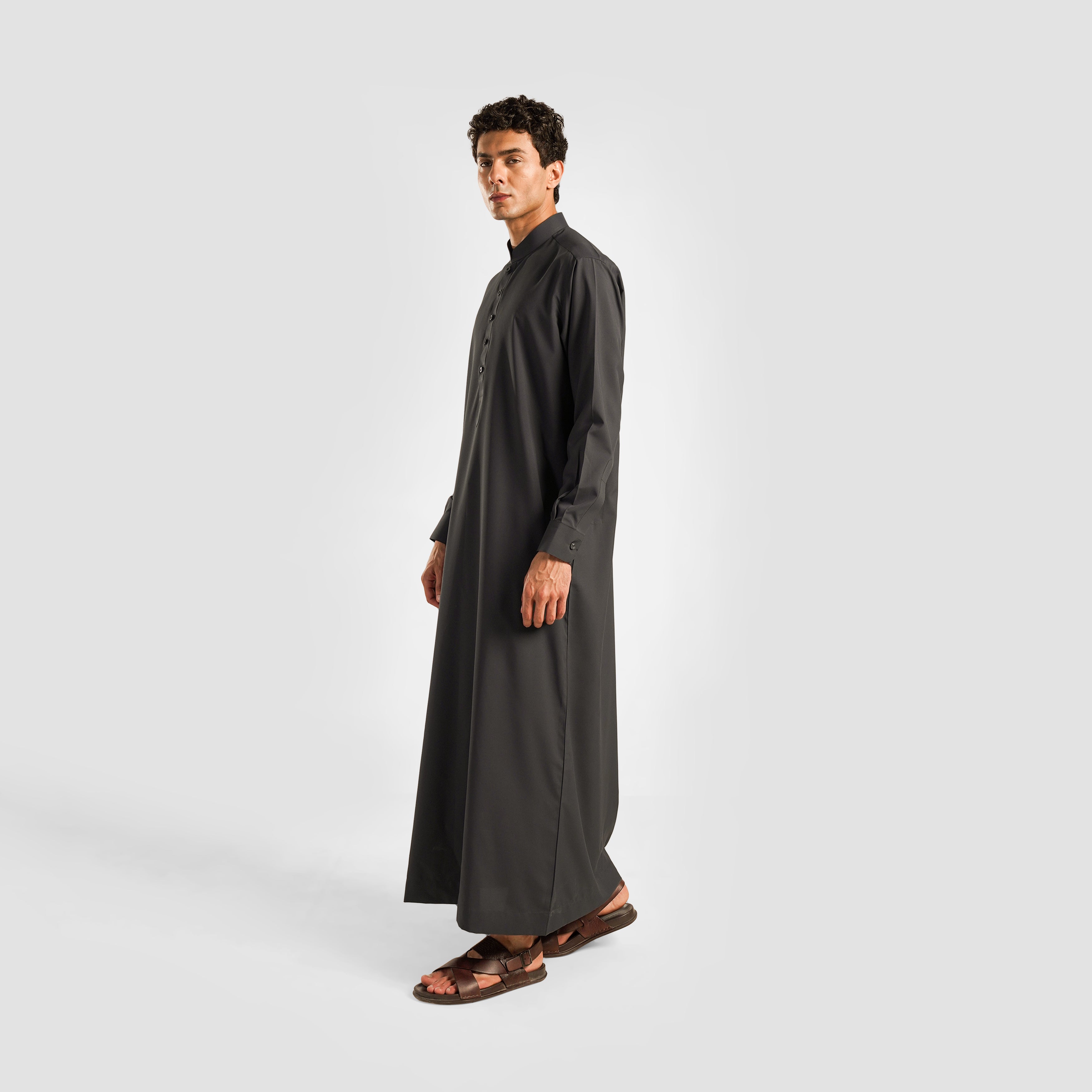 The Dyniq Thobe (Charcoal)