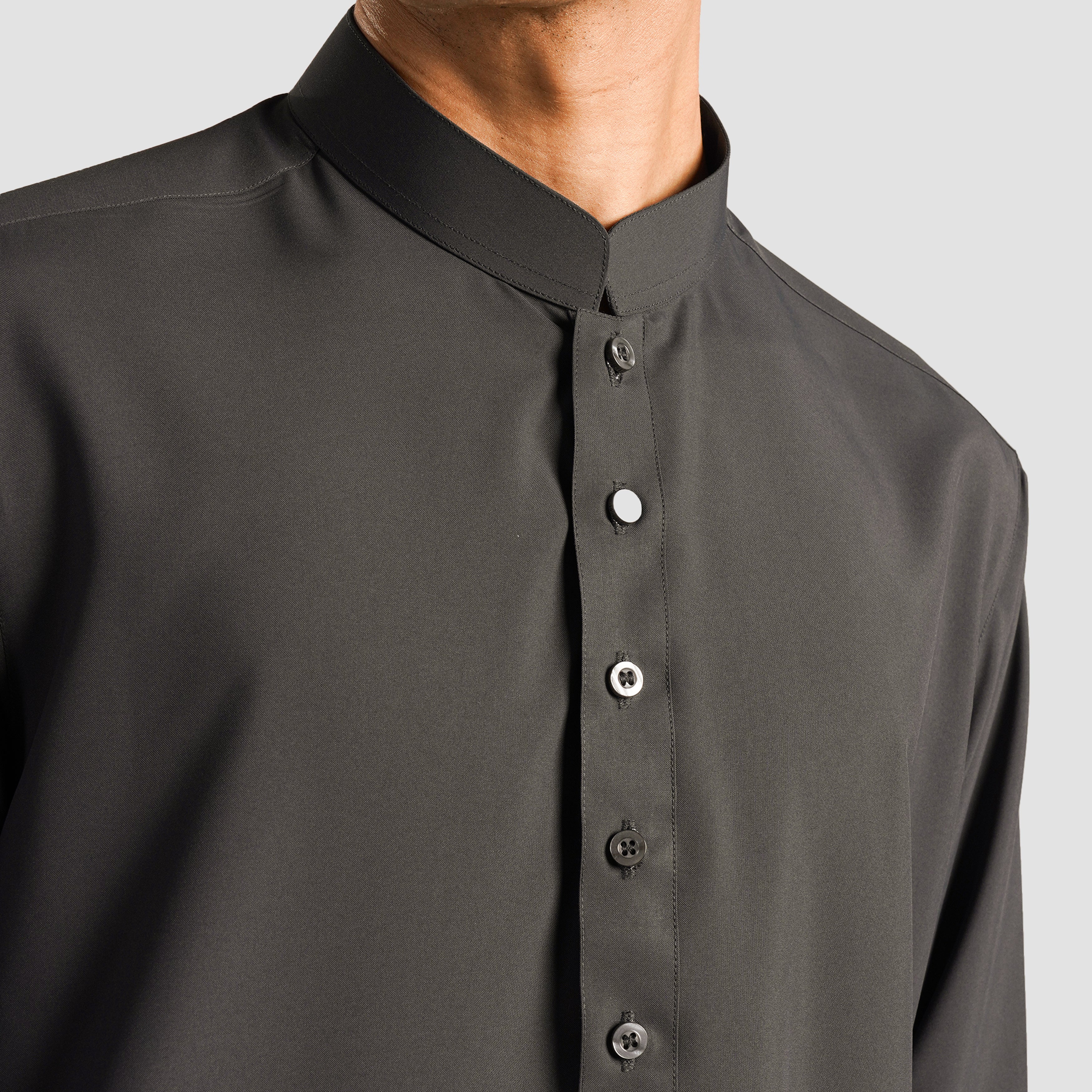 The Dyniq Thobe (Charcoal)