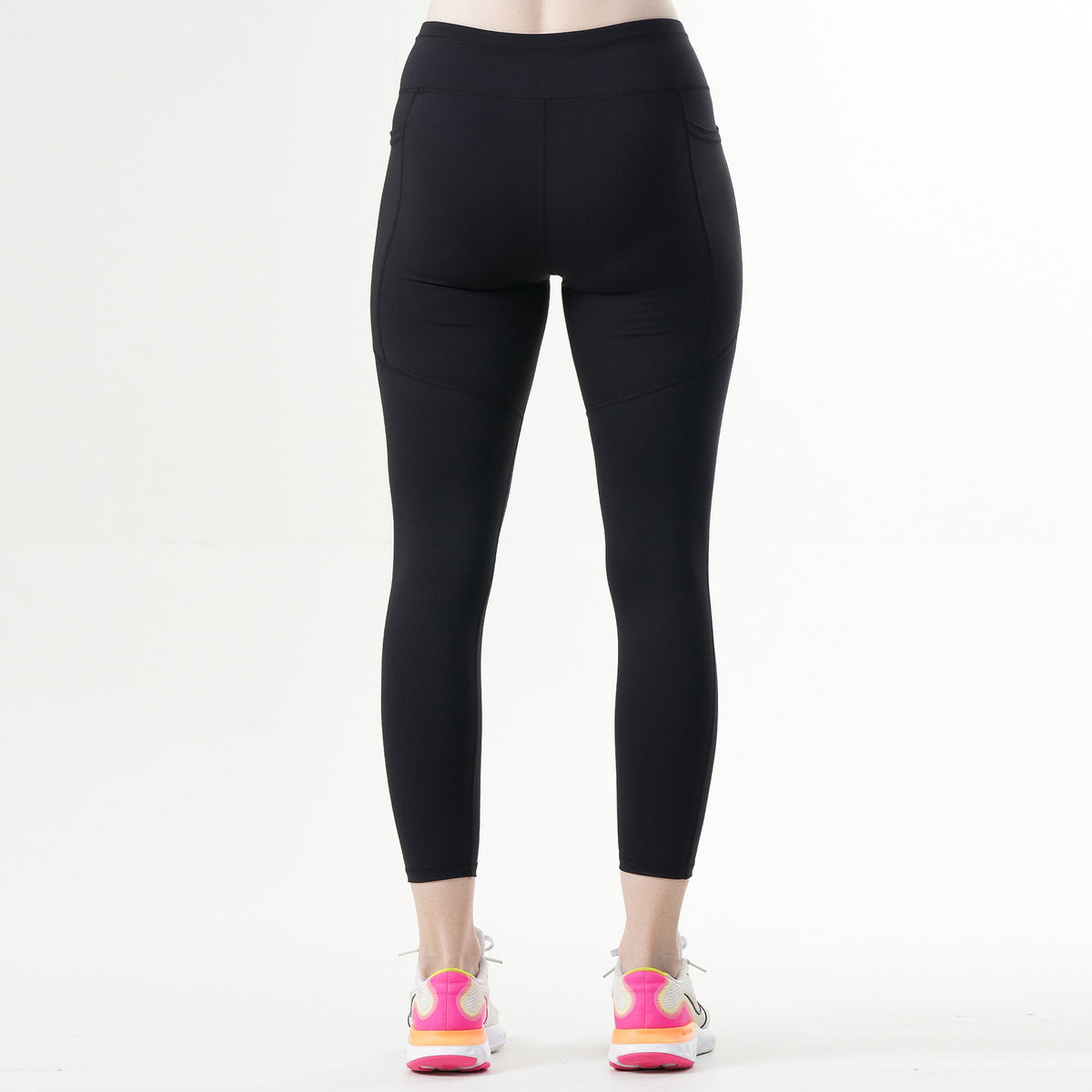 women gym wear sportswear fitness training outfit back view Women Gym Wear Gym Armour Pakistan