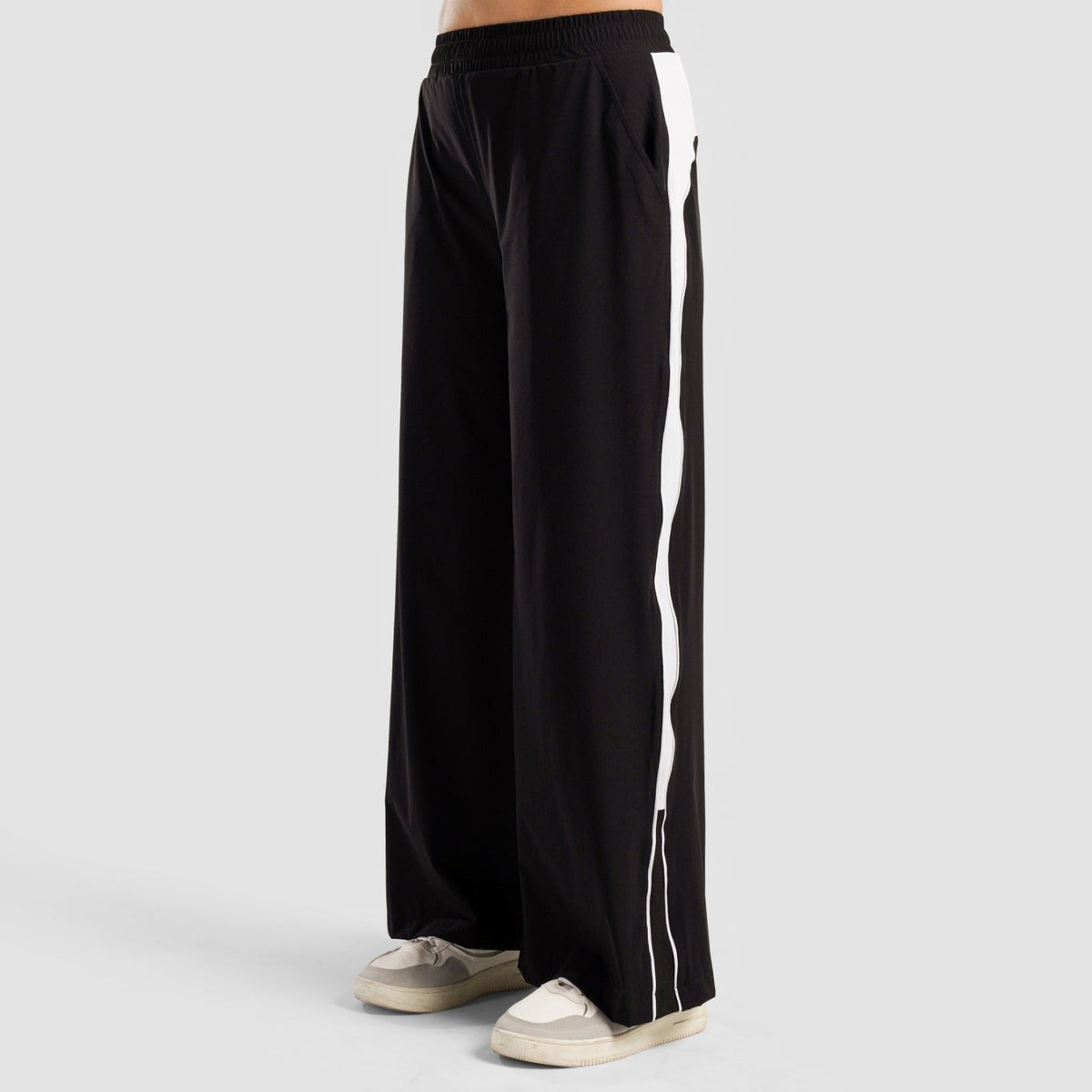 women gym trousers workout pants breathable fitness training bottoms front view Women Gym Trousers Gymarmour Pakistan