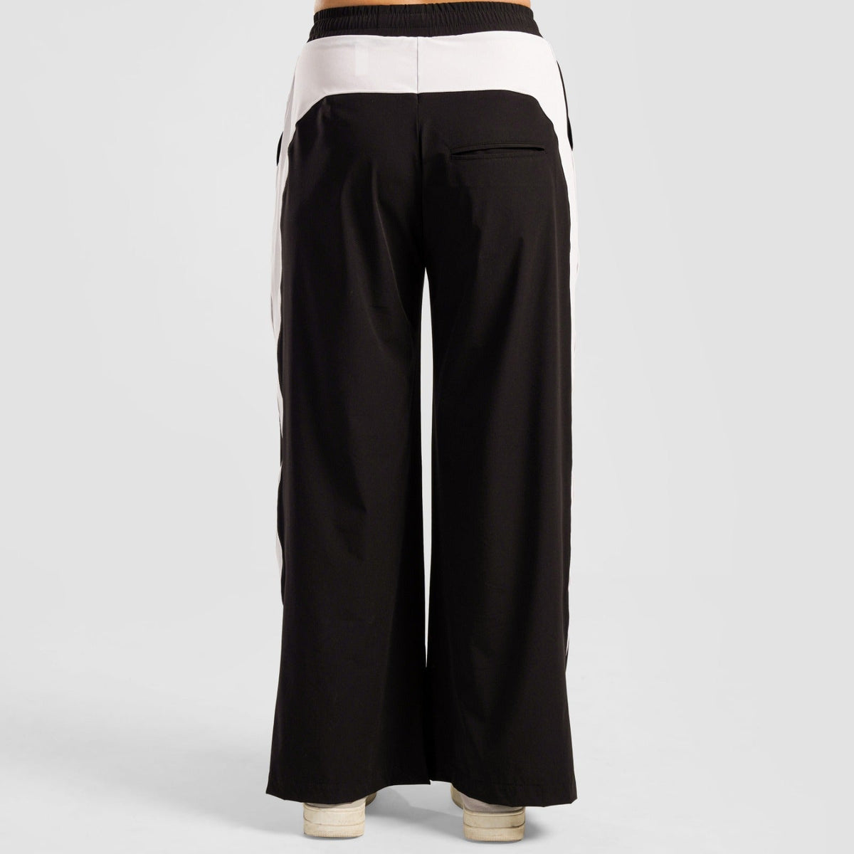women gym trousers workout pants breathable fitness training bottoms side view Women Gym Trousers GymArmour Pakistan