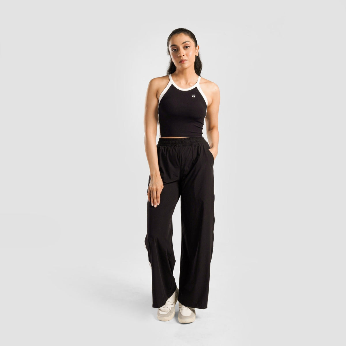 women gym trousers workout pants breathable fitness training bottoms fabric detail Women Gym Trousers GymArmour Pakistan