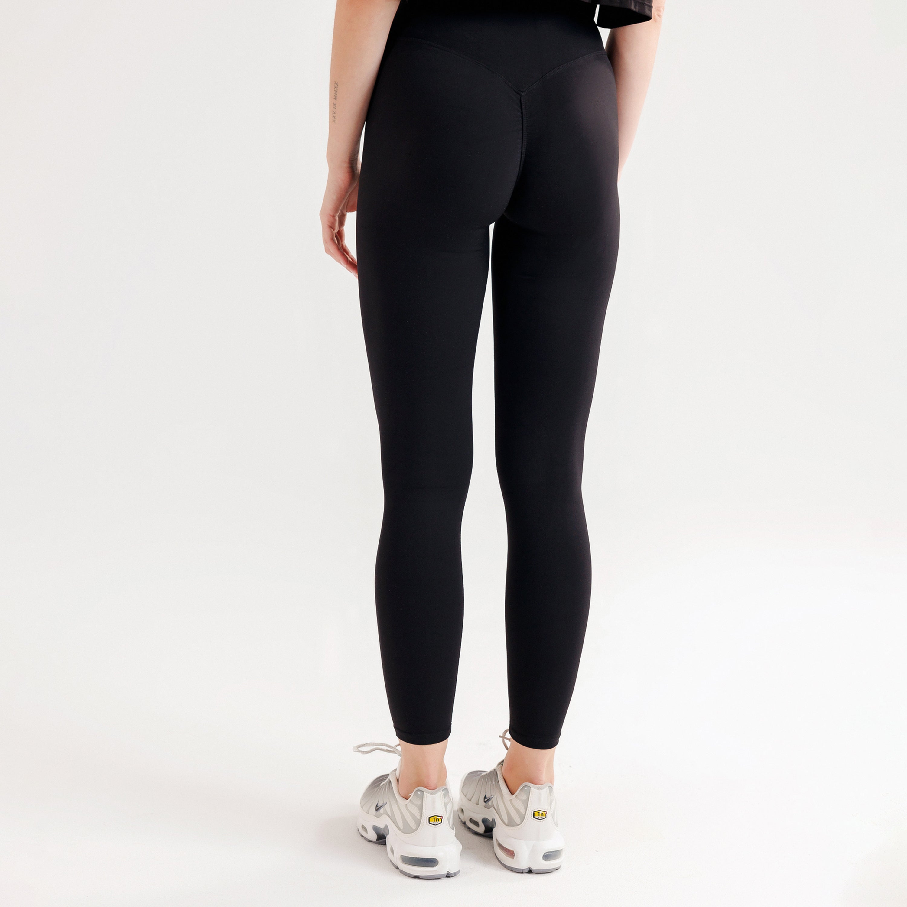 Swift Pulse Leggings (Black)