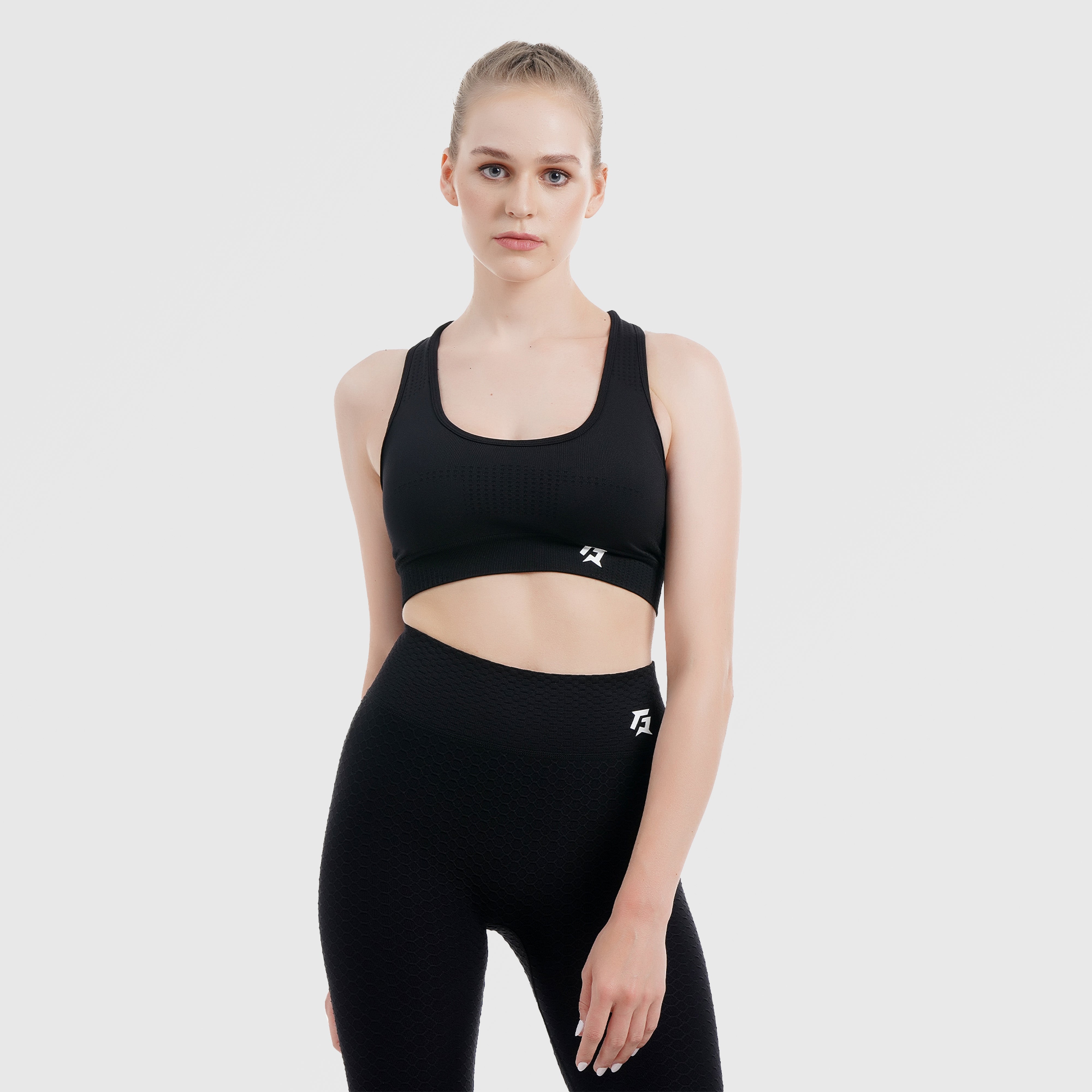 Pace Seamless Sports Bra (Black)