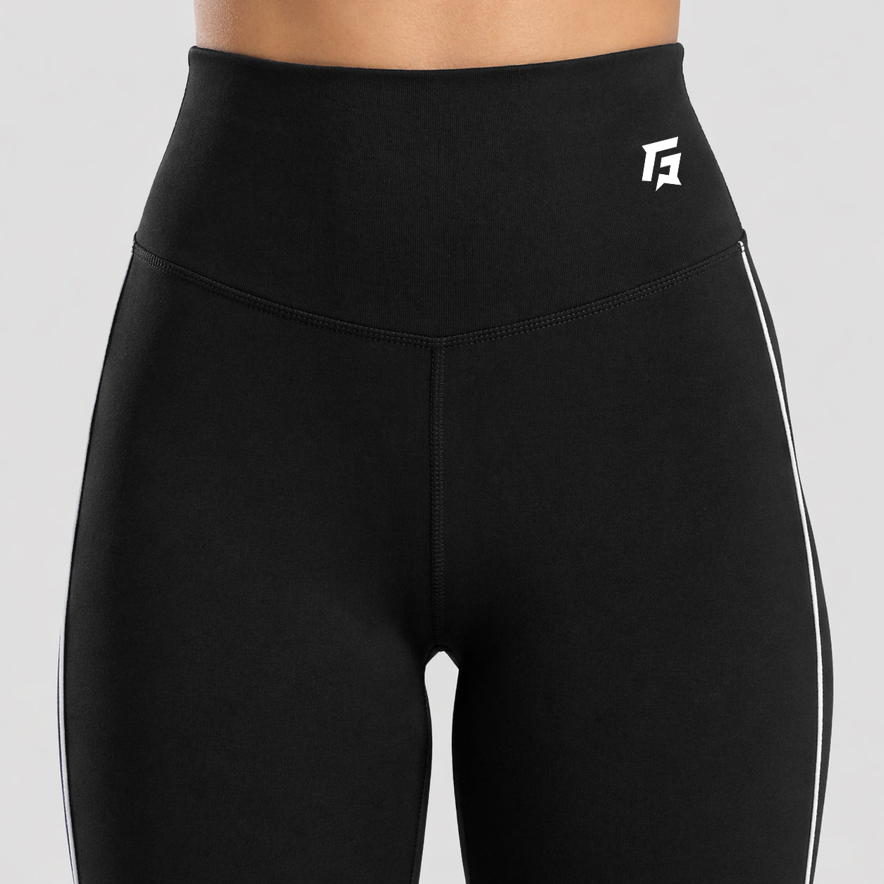 Pulse Flared Leggings (Black)