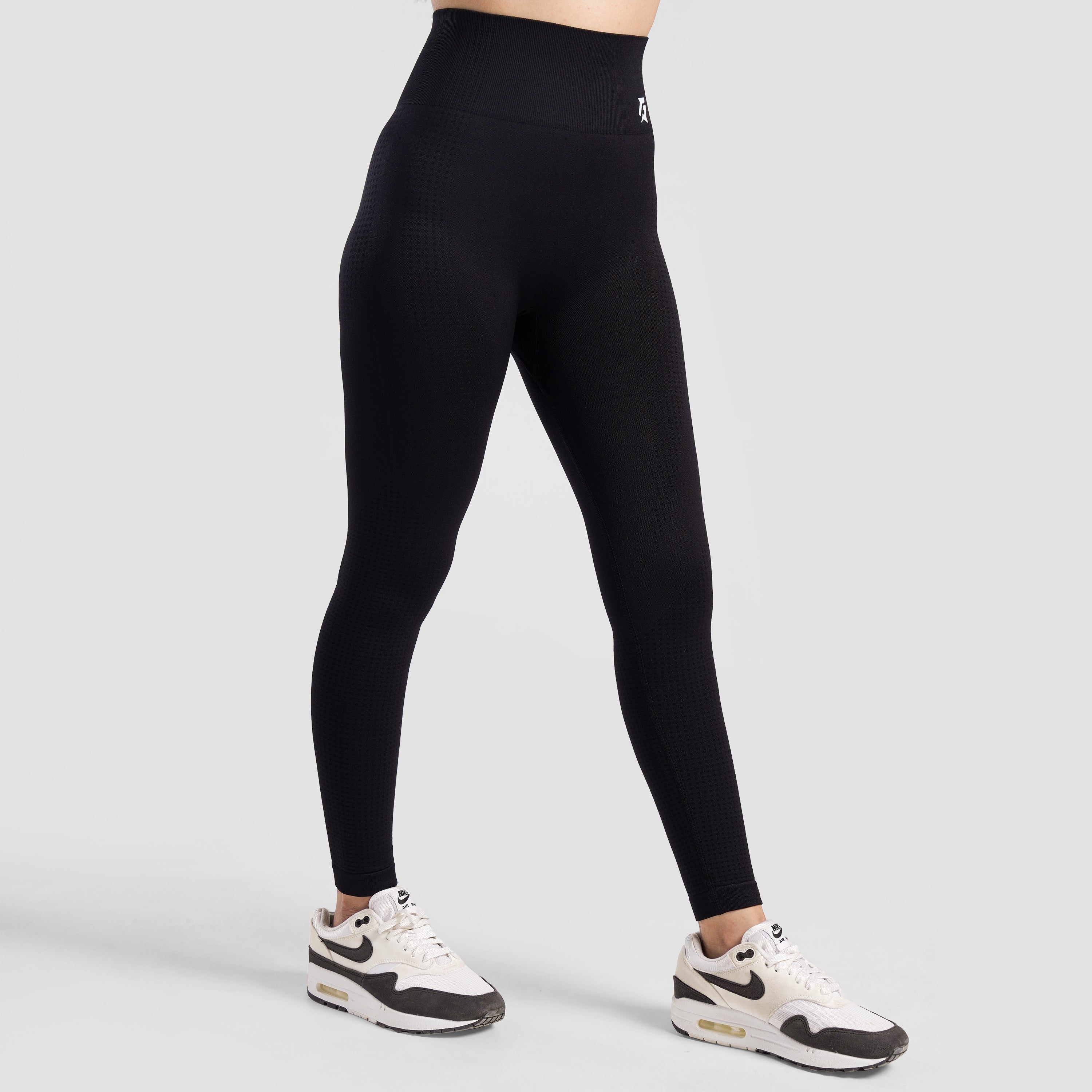 Pace Seamless Leggings (Black)