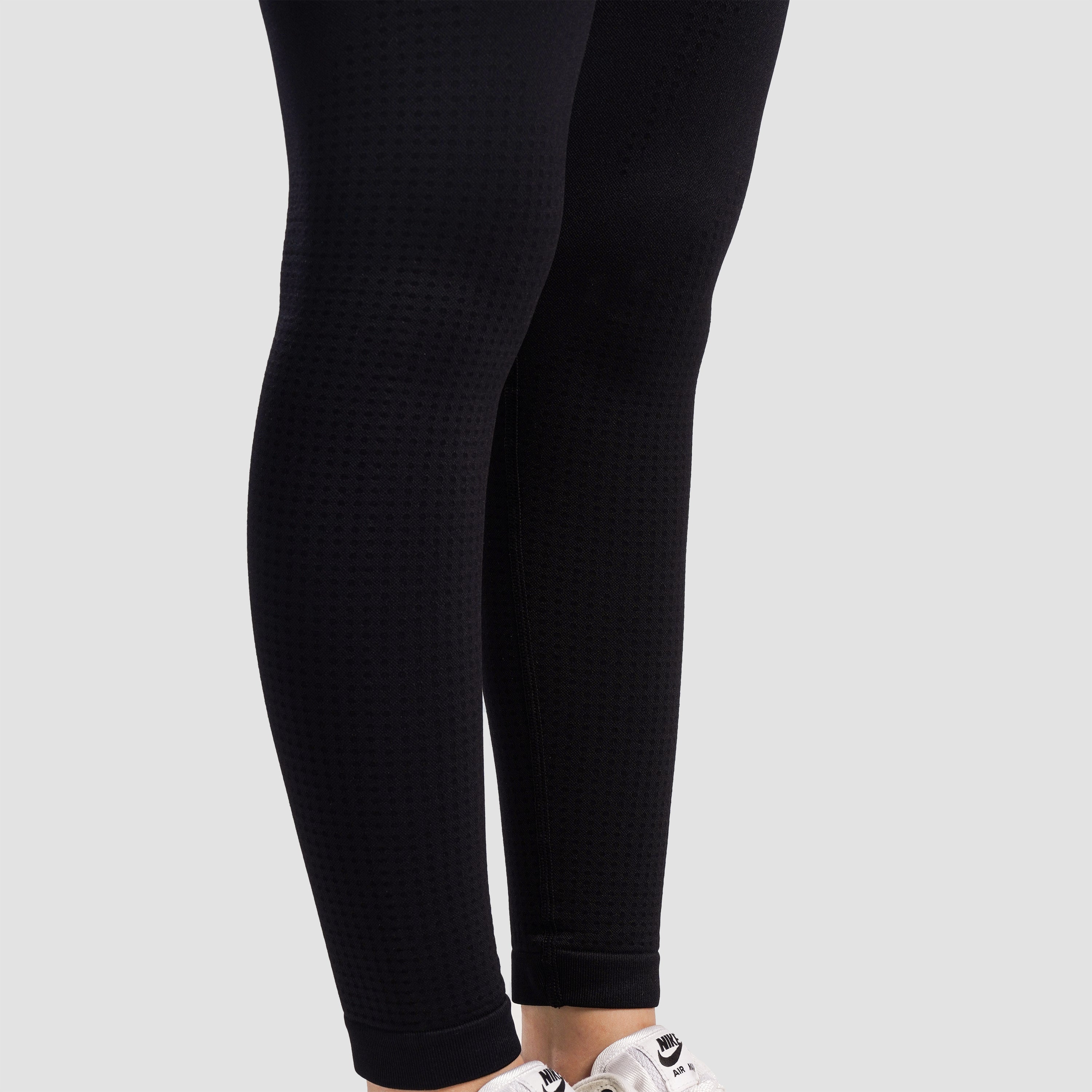 Pace Seamless Leggings (Black)